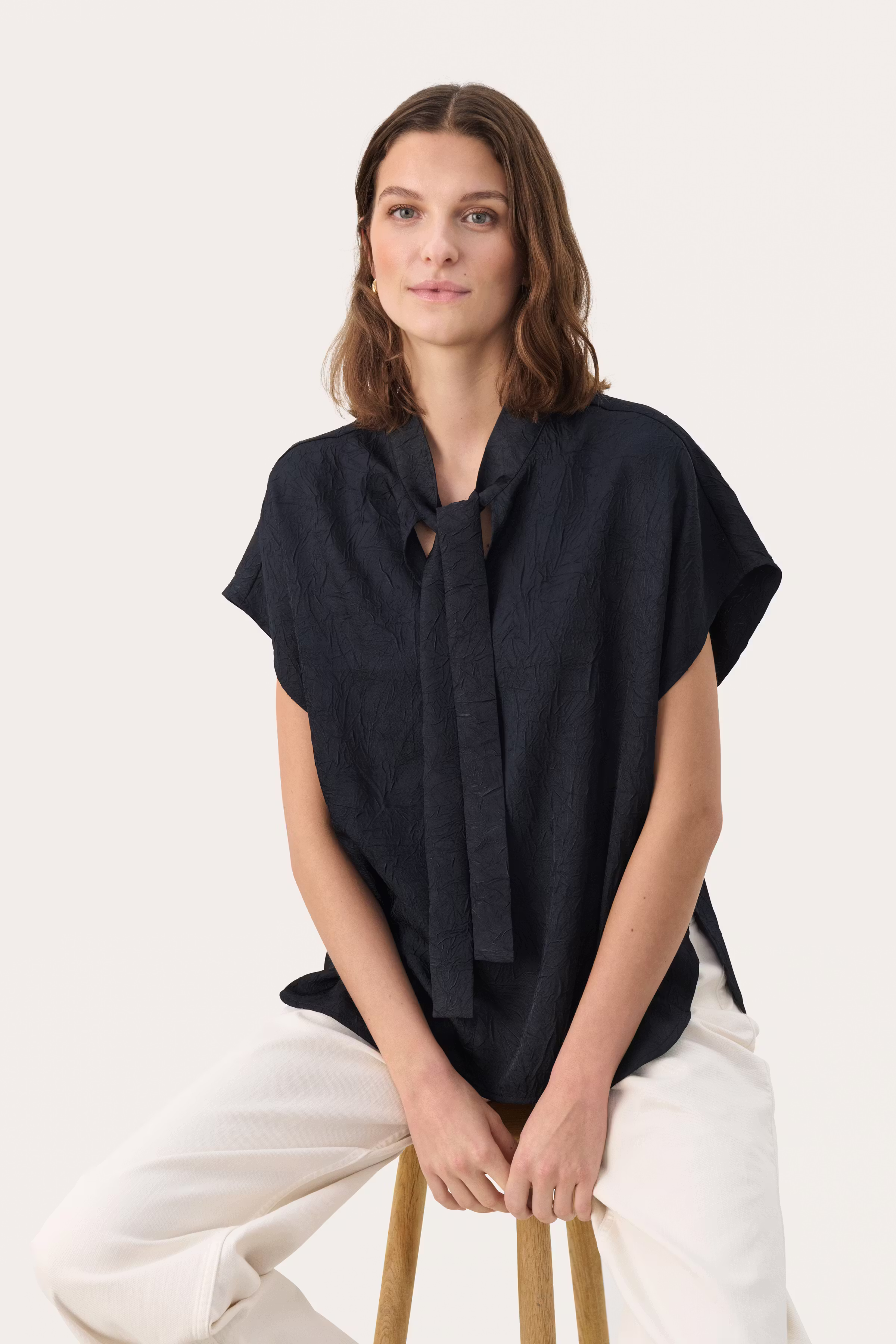 EstefaniaPW Short-sleeved blouse with a bow LOOKBOOK FRONT 30308490-194013