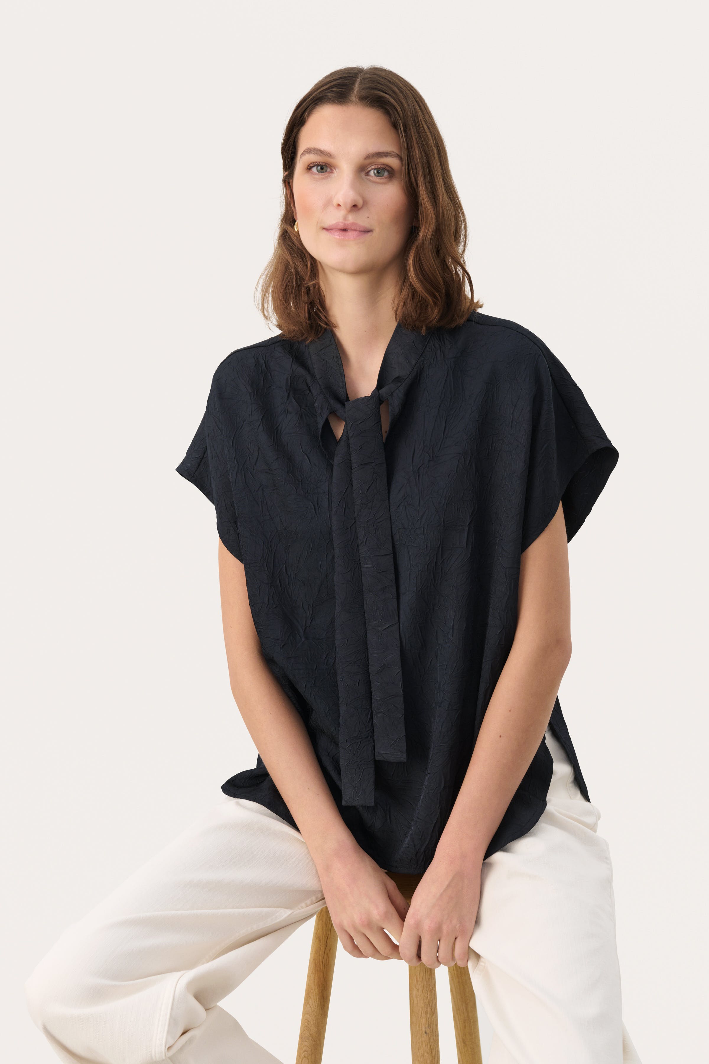 EstefaniaPW Short-sleeved blouse with a bow LOOKBOOK FRONT 30308490-194013