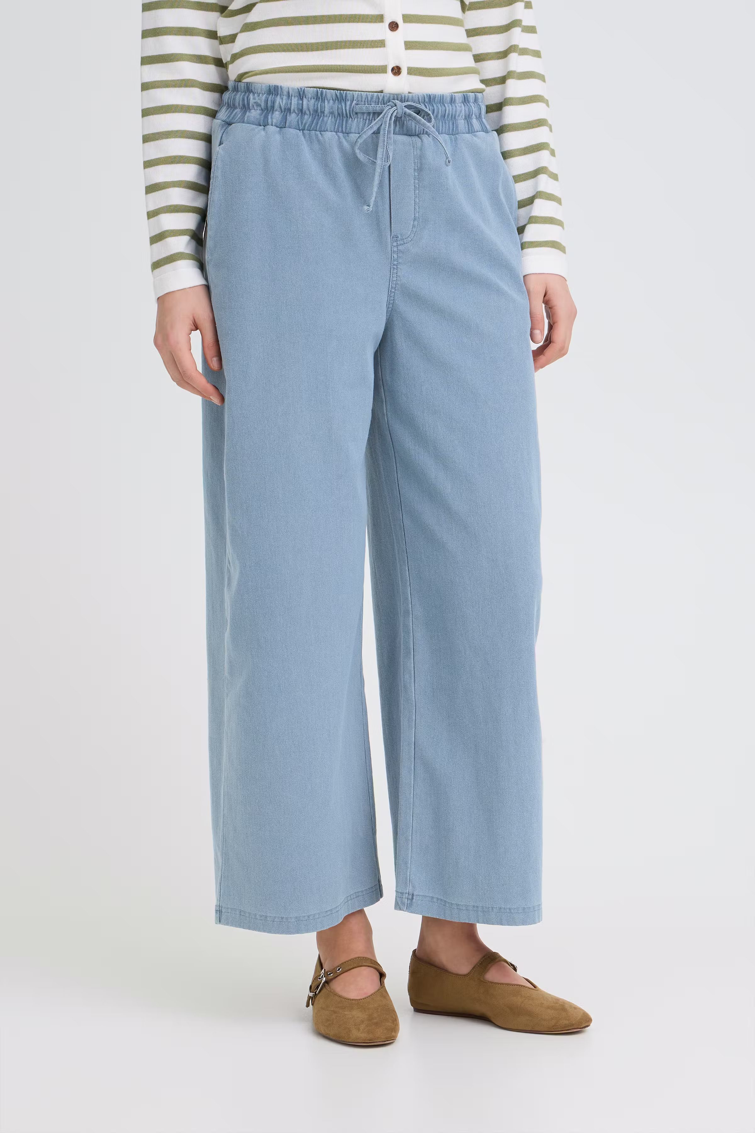 IHKATE Pantalon LOOKBOOK FRONT 20125208-204437