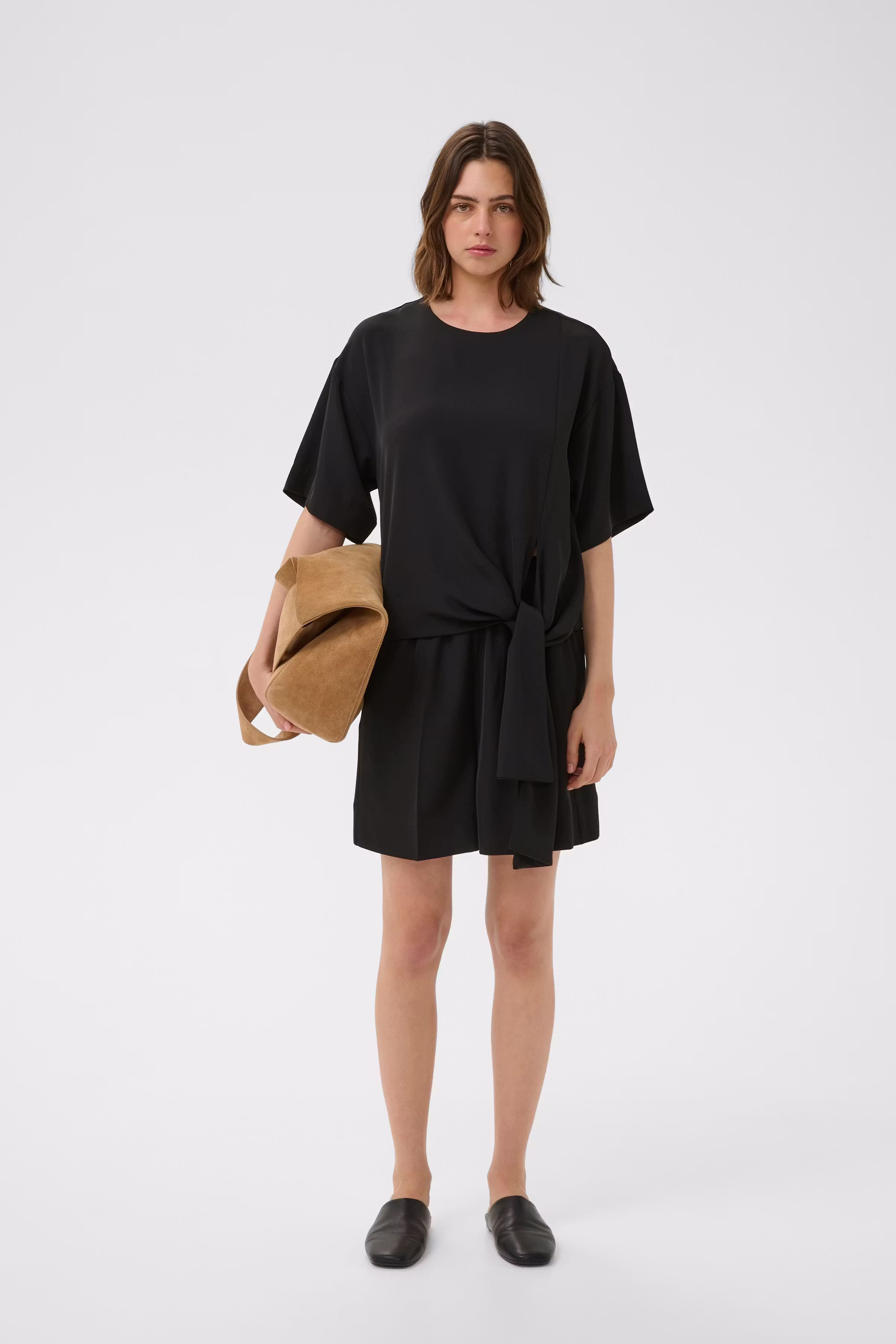 VARINAIW Shorts LOOKBOOK FRONT 30112483-194008