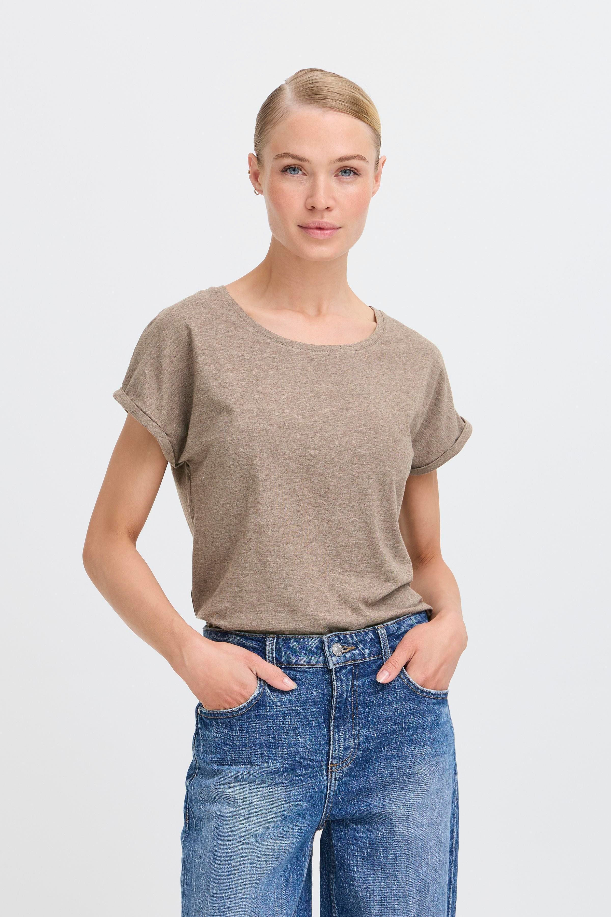 BYPamila T-shirt LOOKBOOK FRONT 20804205-1811121