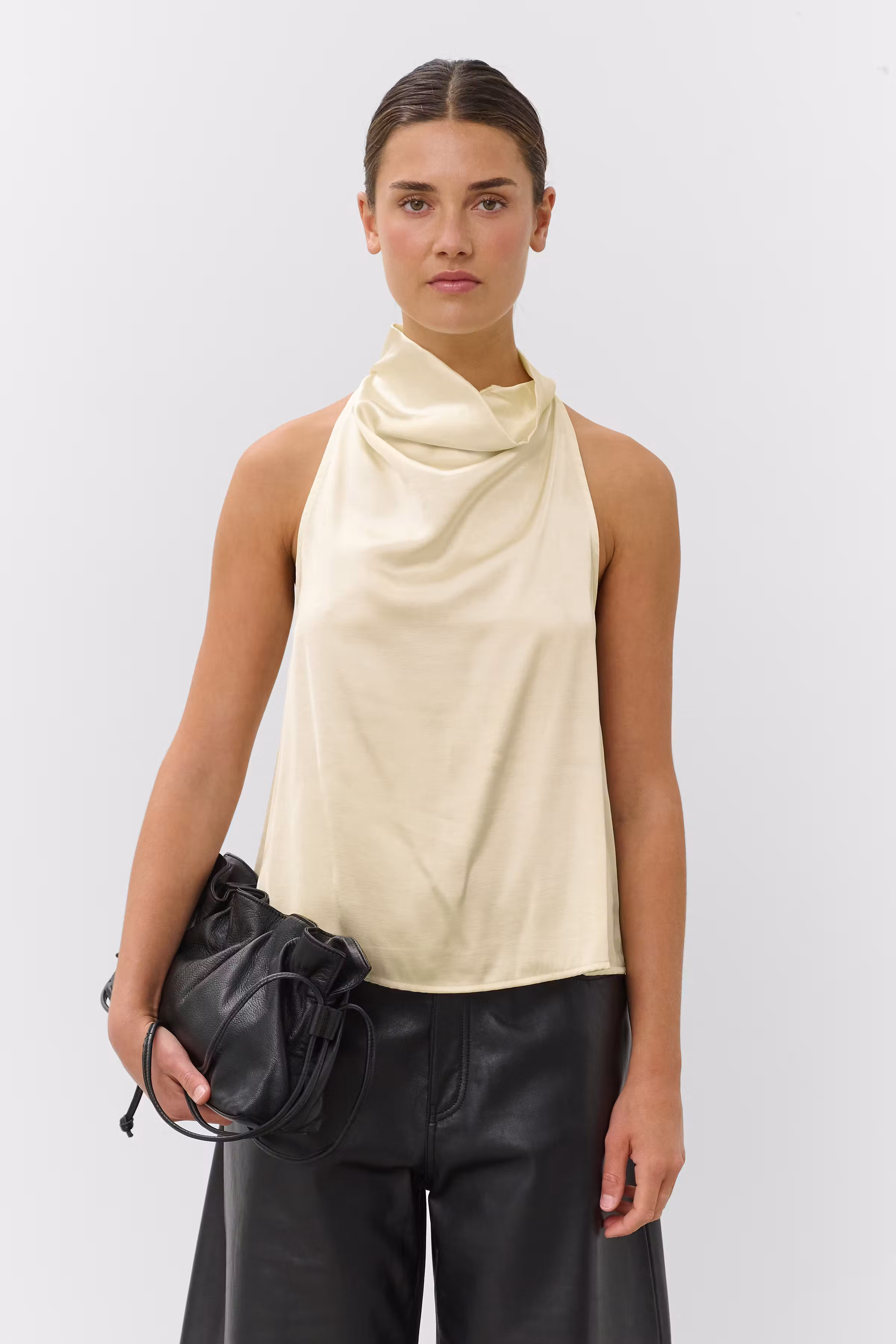 SLVerona Blouse LOOKBOOK FRONT 30410228-110105