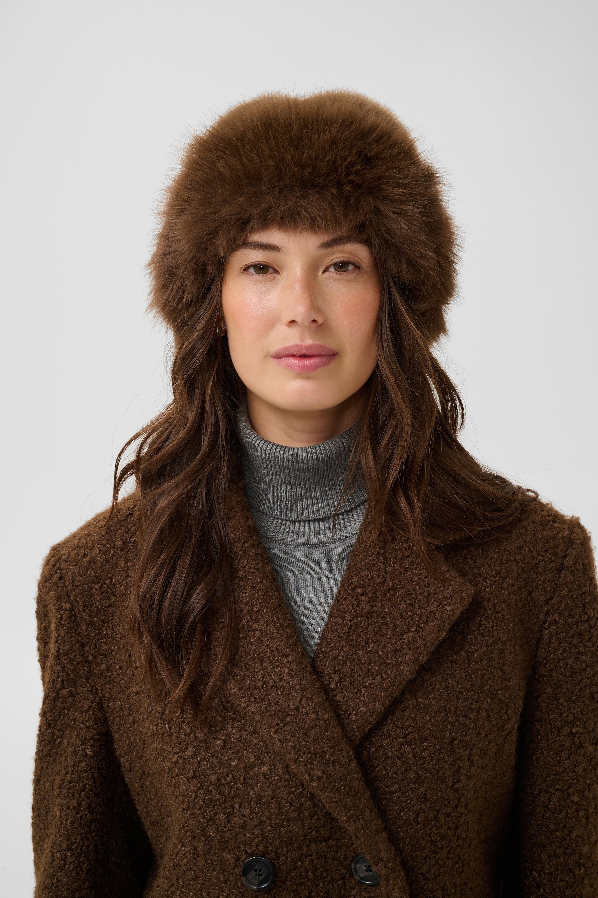 CUkalma Faux fur hat
 LOOKBOOK DETAIL 50113789-190915