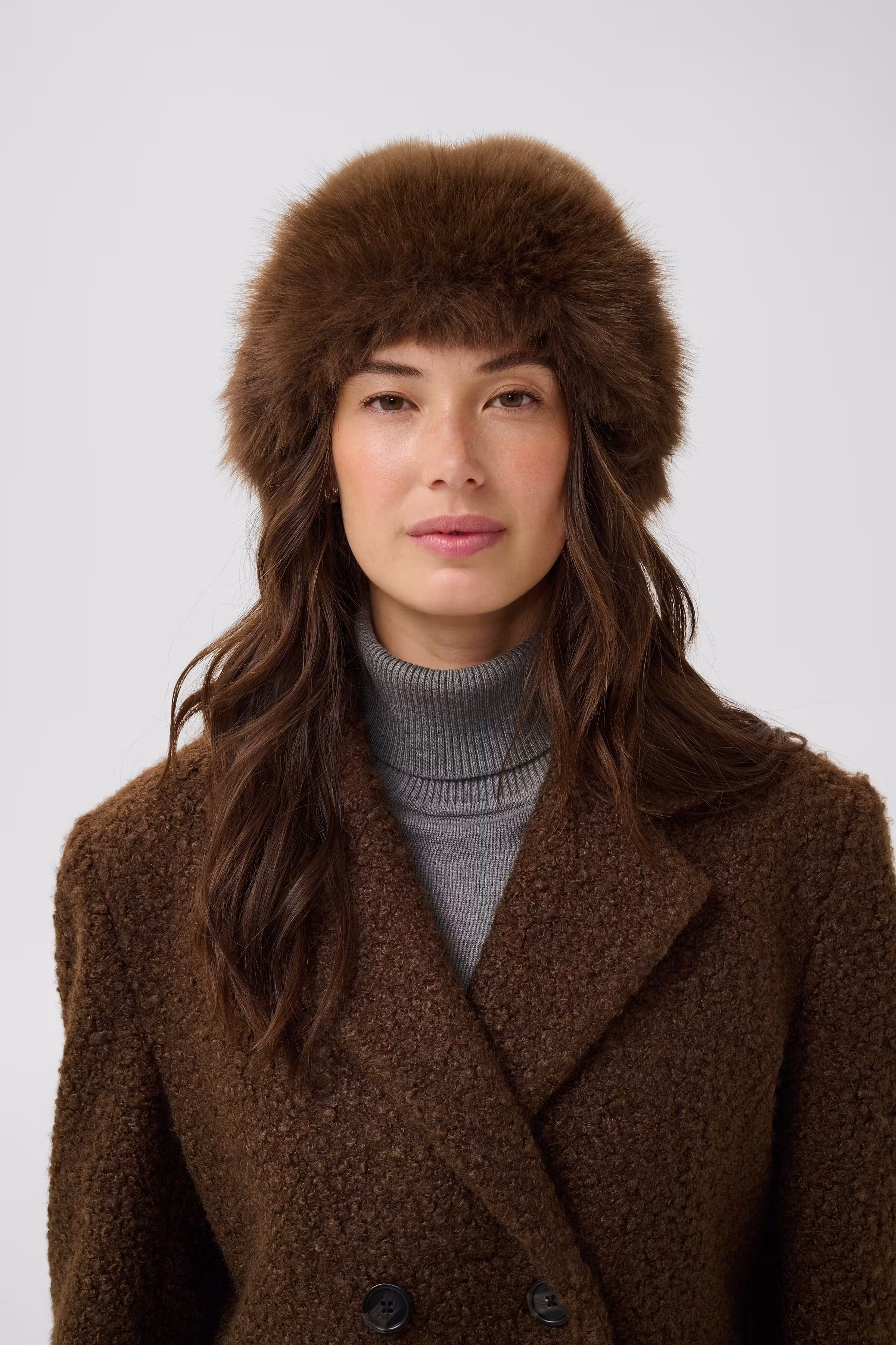 CUkalma Faux fur hat
 LOOKBOOK DETAIL 50113789-190915