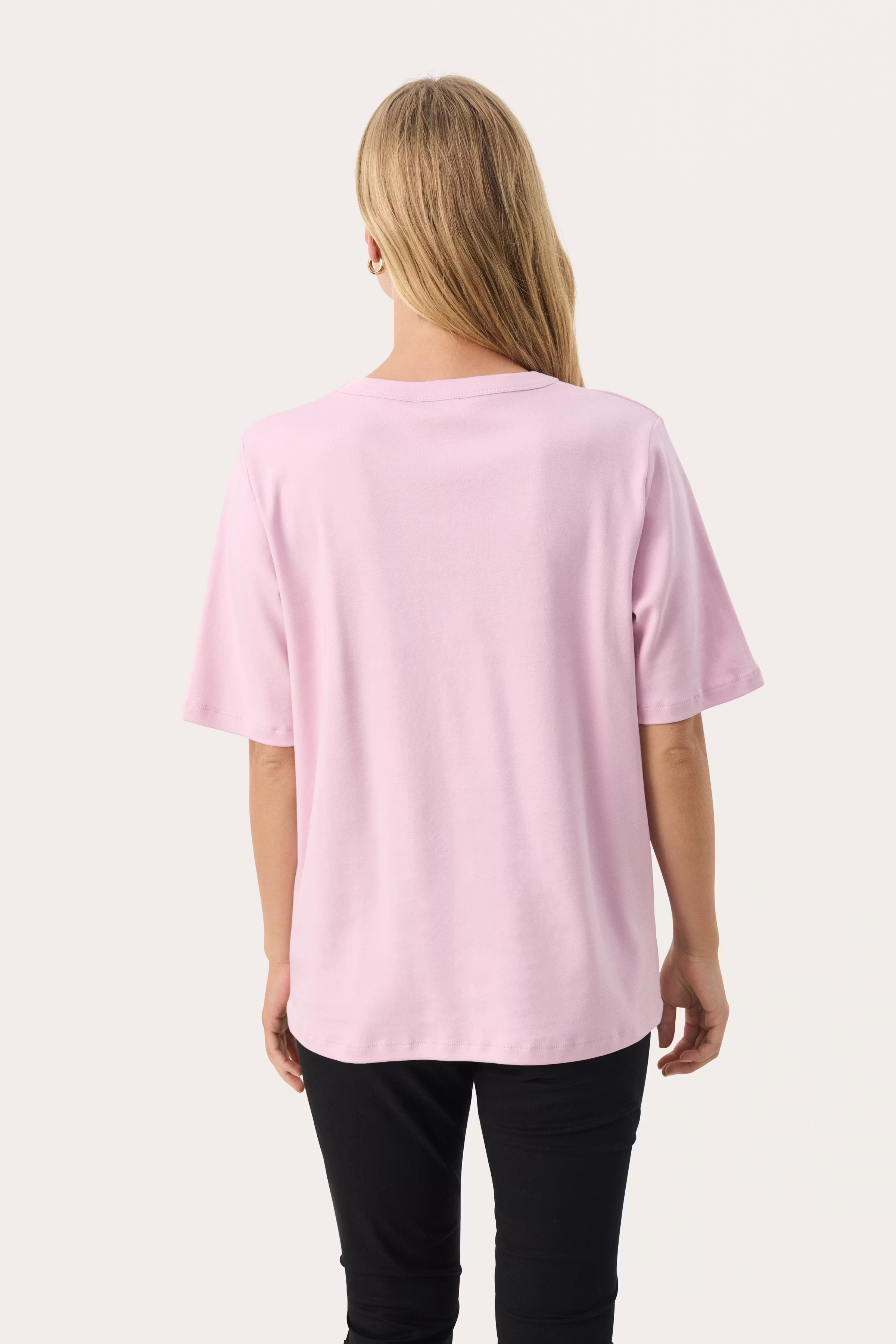 RatanaPW T-shirt LOOKBOOK BACK 30307808-142305