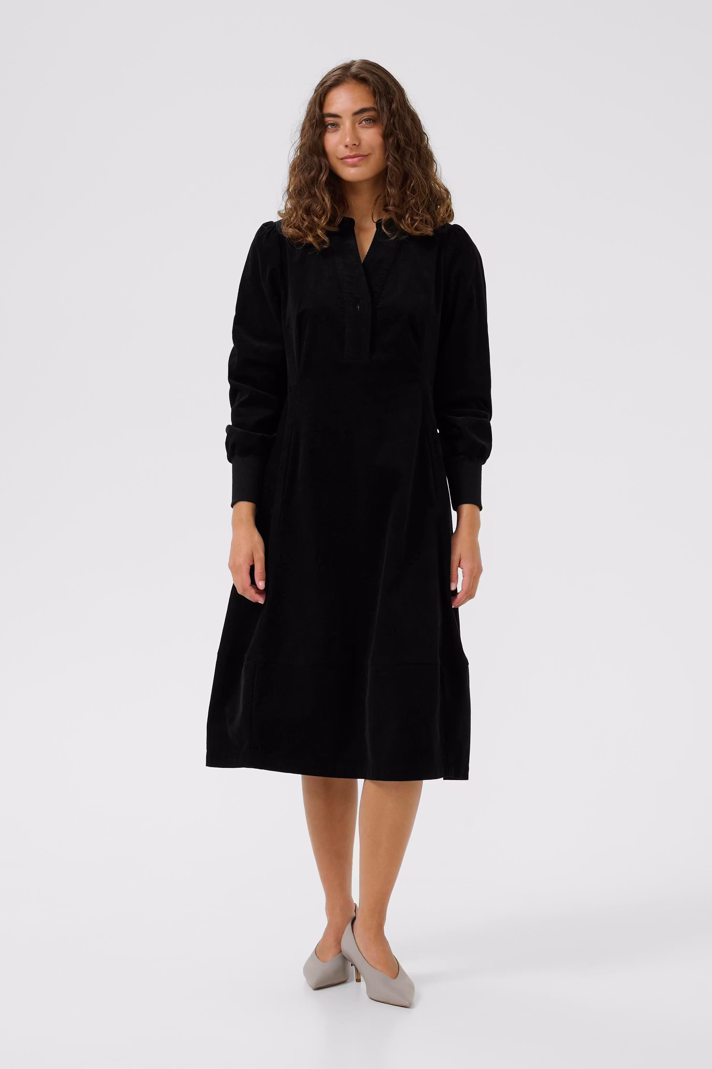 CUrhaena Kordfløyelkjole LOOKBOOK FRONT 50112618-500012