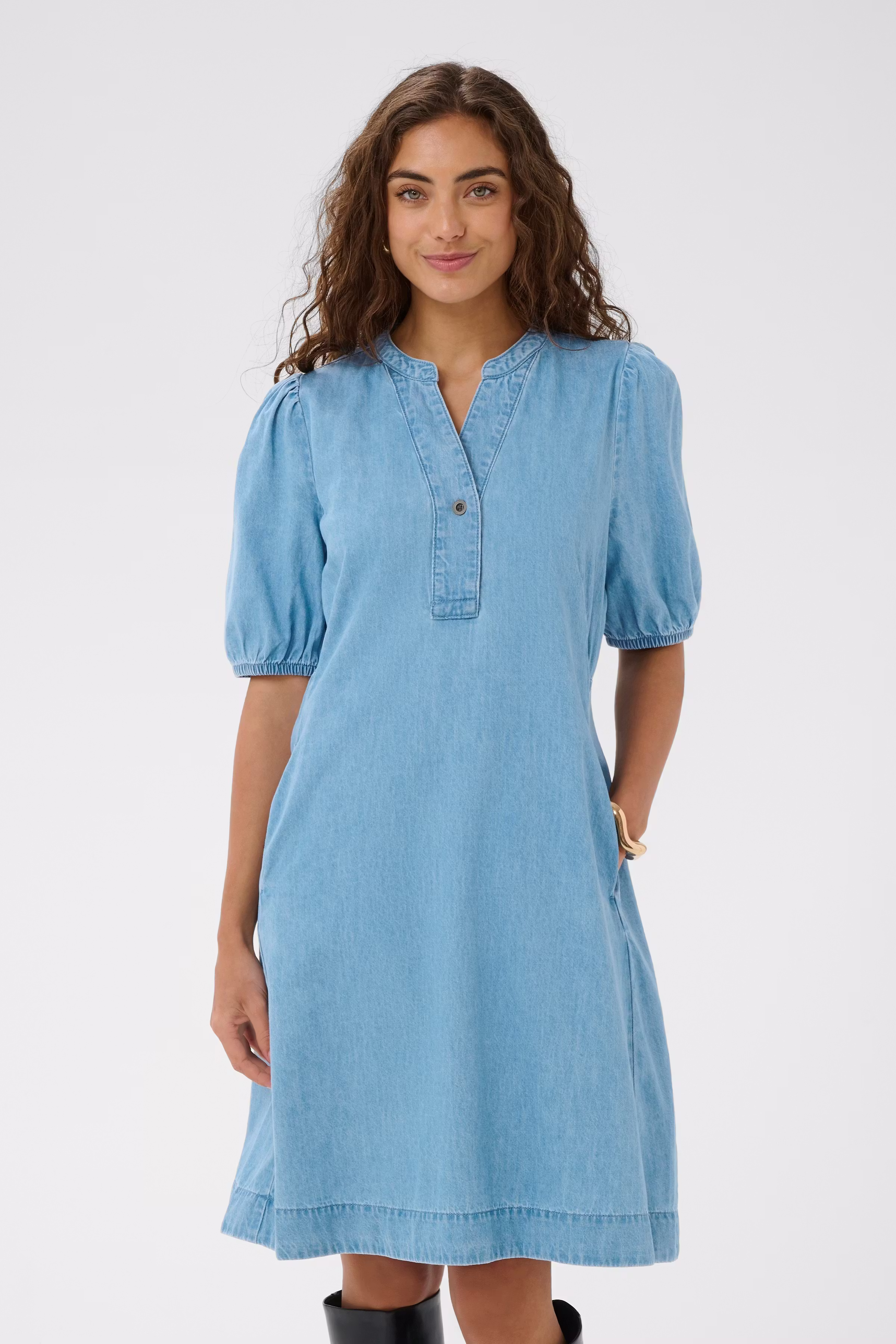 CUberteline Kjole LOOKBOOK FRONT 50112290-500027