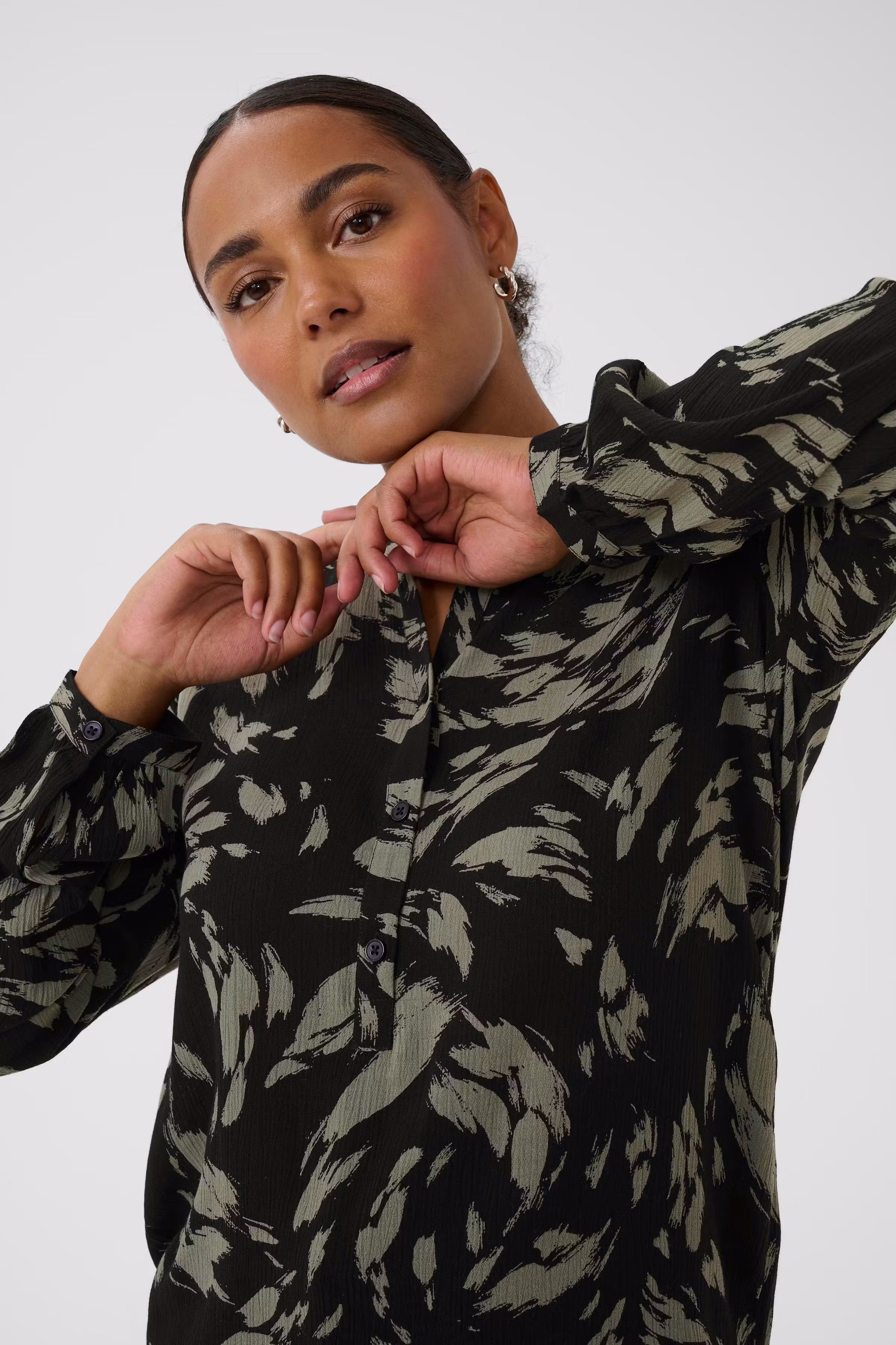 KApollie Bluse LOOKBOOK DETAIL 10509535-109328