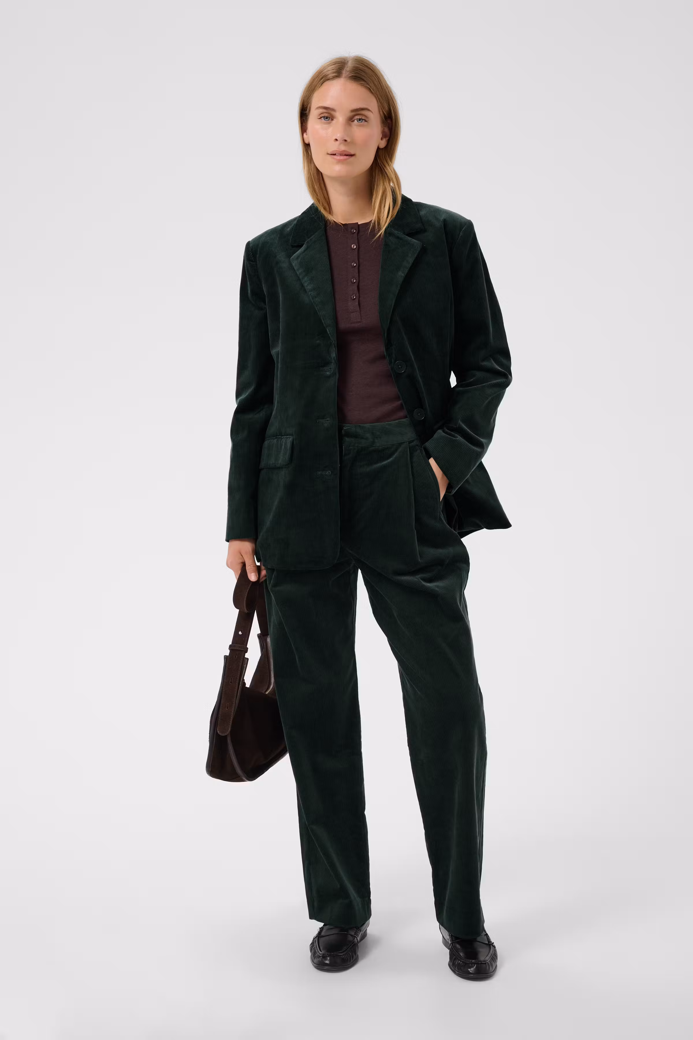 ColleenPW Hose LOOKBOOK FRONT 30310802-194906
