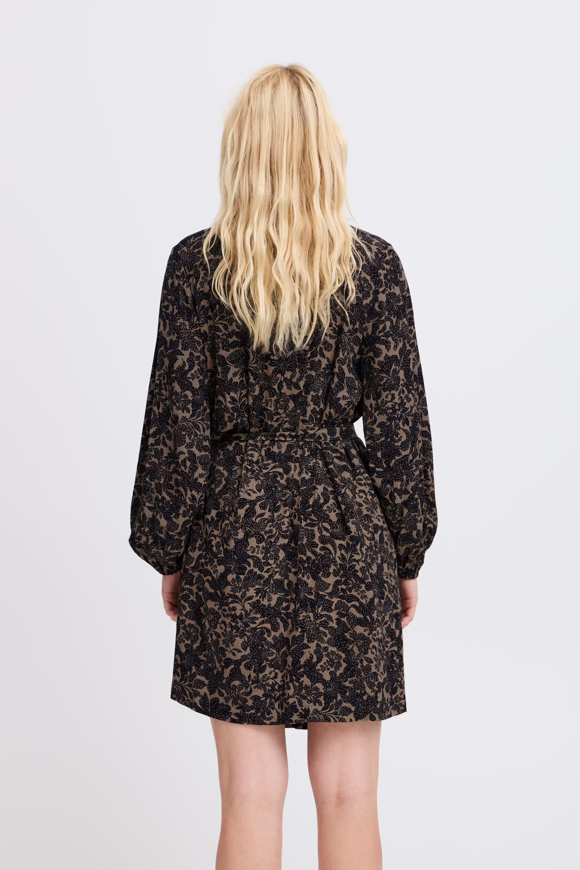 IRFINA Kjole LOOKBOOK BACK 20121756-203601