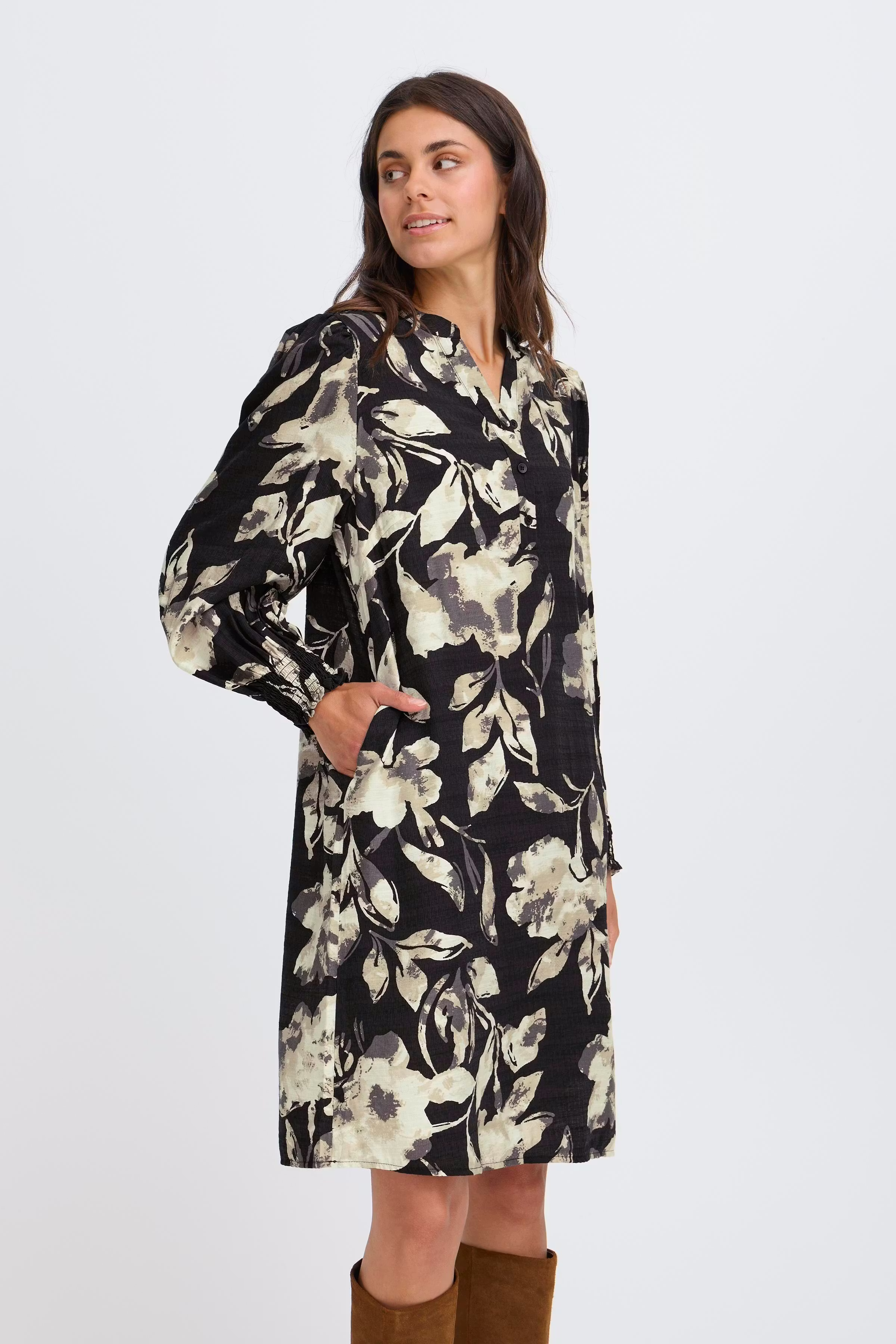 FRARIANA Kjole LOOKBOOK FRONT 20616227-900001437