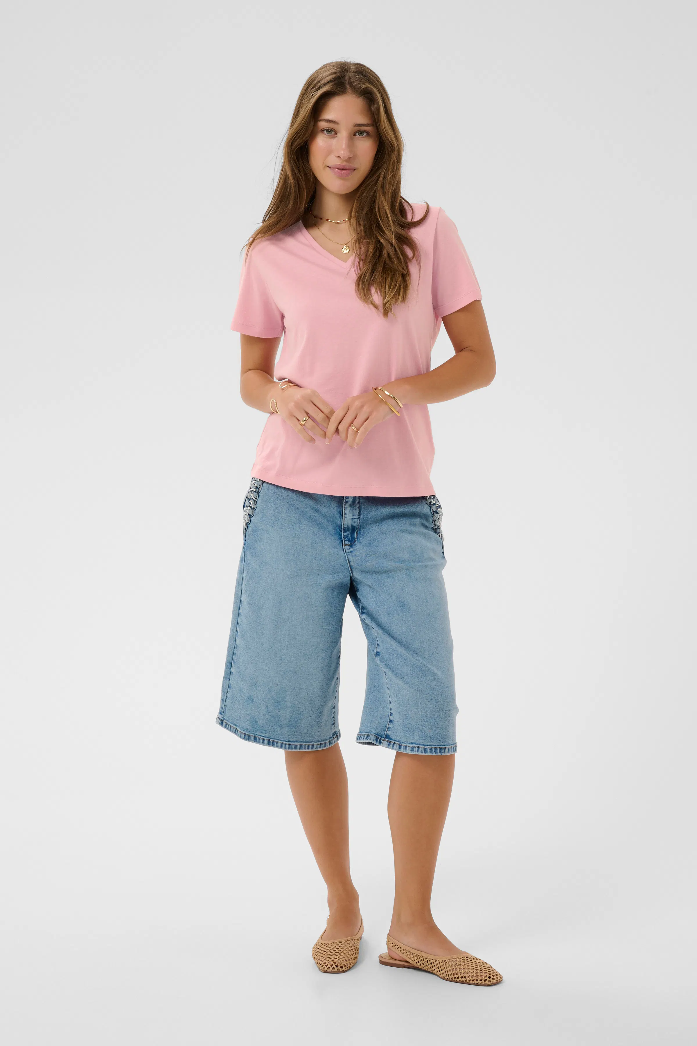 Naia T-shirt LOOKBOOK FRONT 10604508-142305