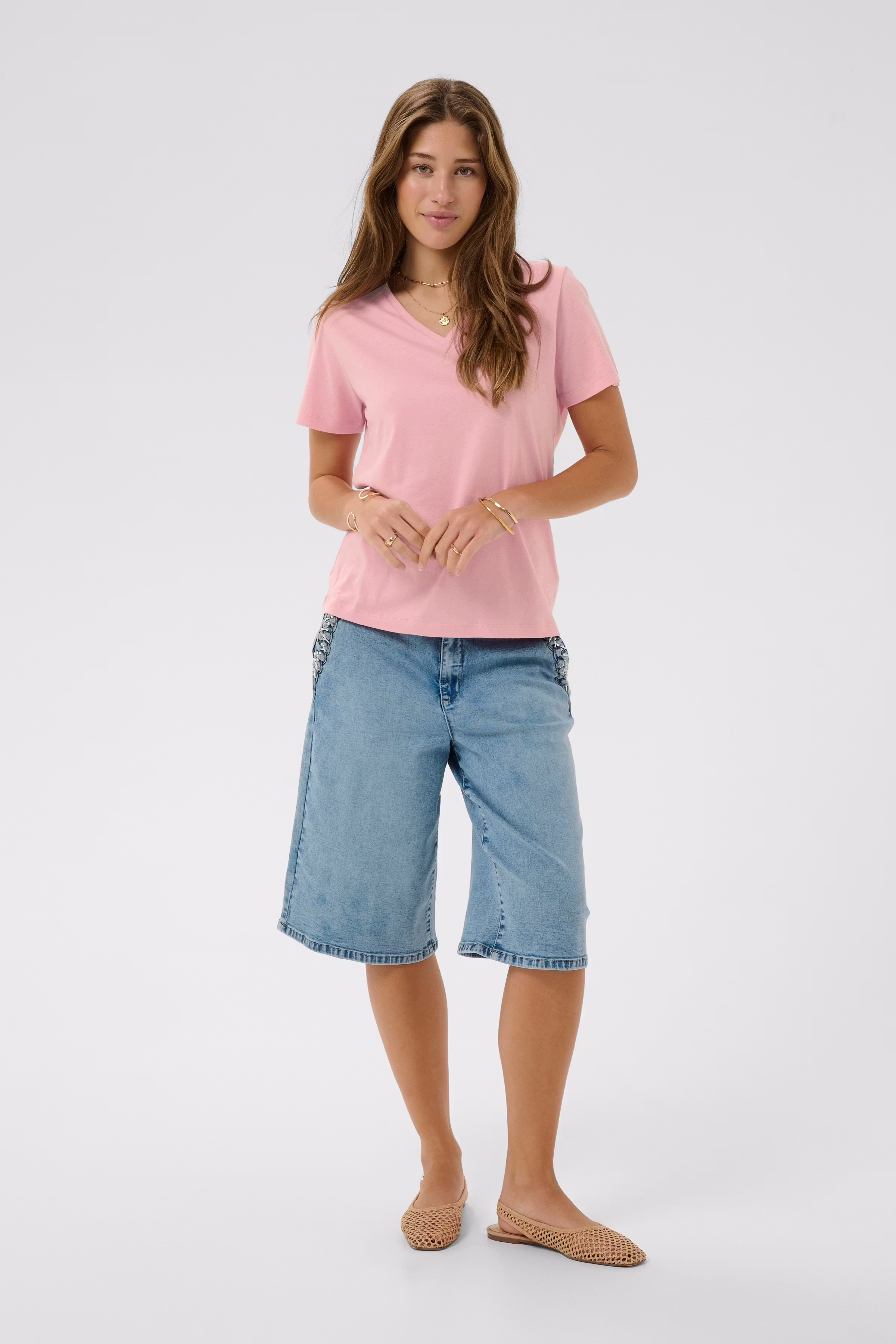 Naia T-shirt LOOKBOOK FRONT 10604508-142305
