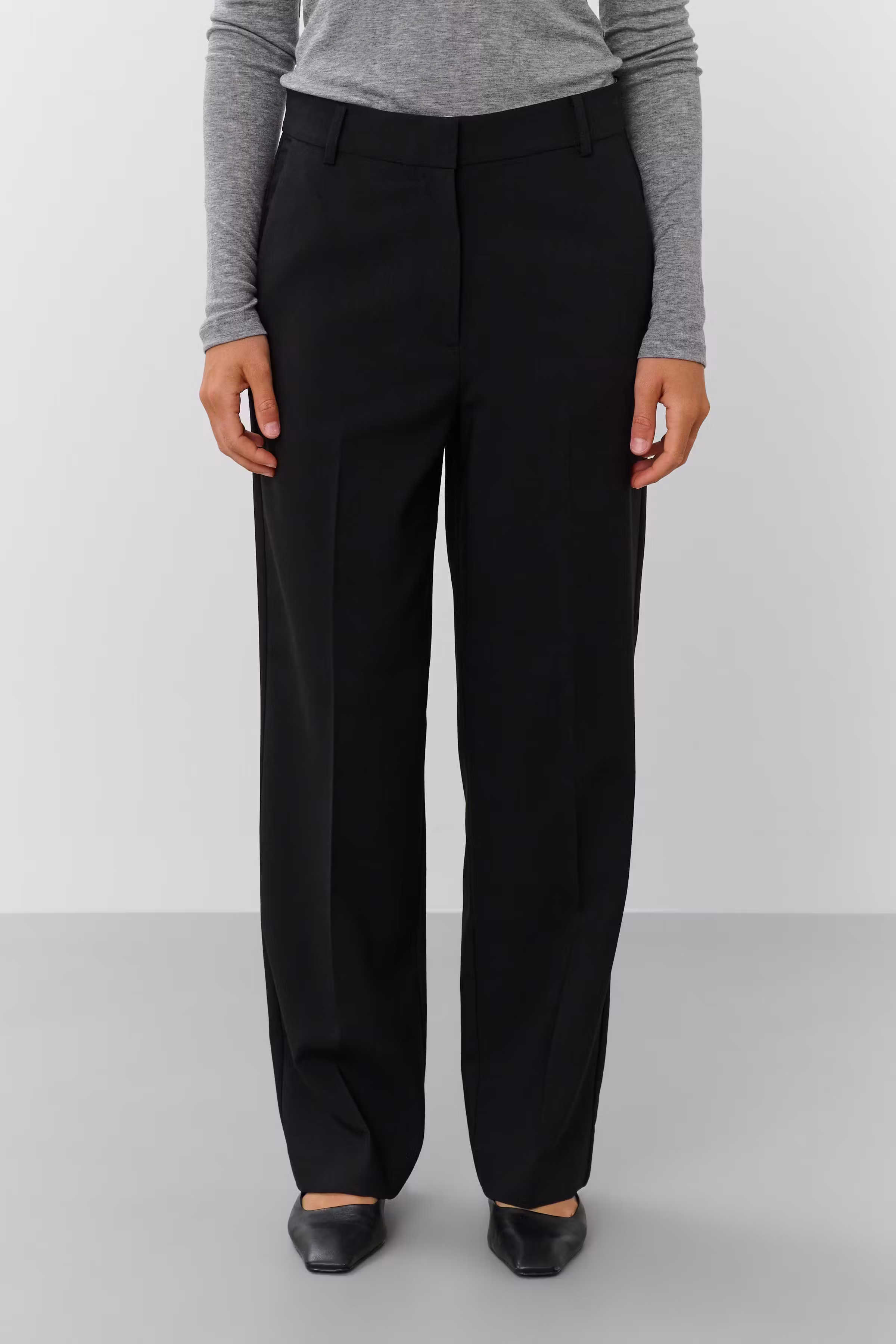 SLCorinne Byxor LOOKBOOK FRONT 30409027-194008