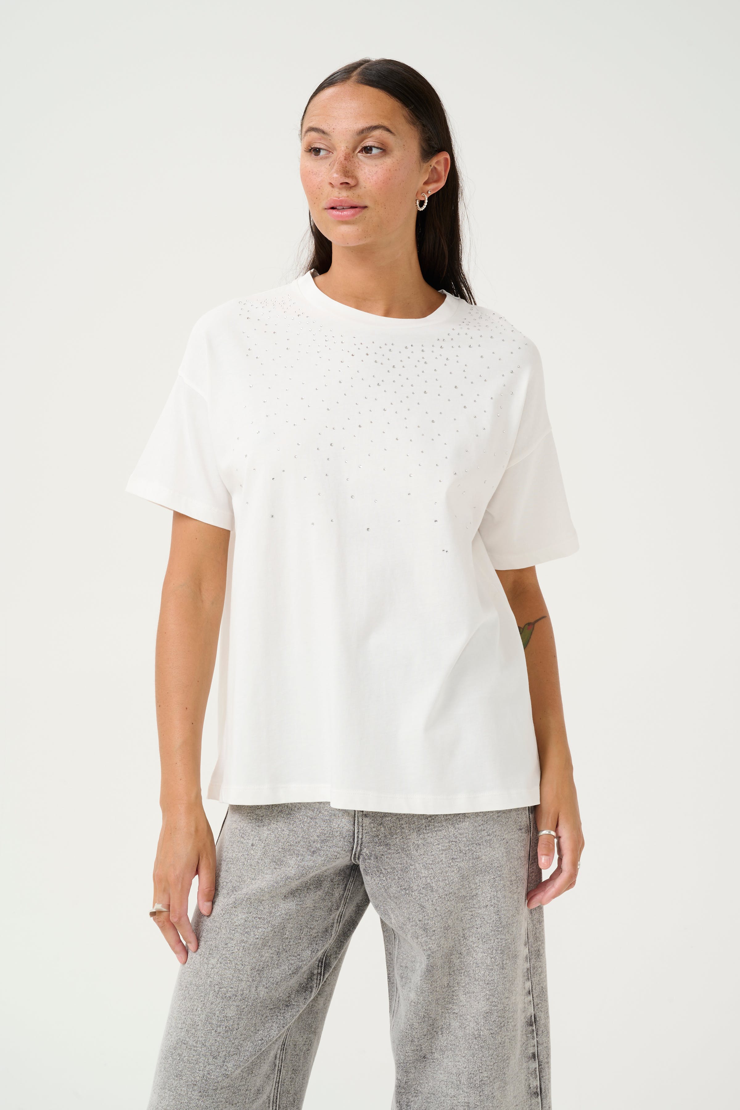 KAberisa T-shirt LOOKBOOK FRONT 10509721-110602