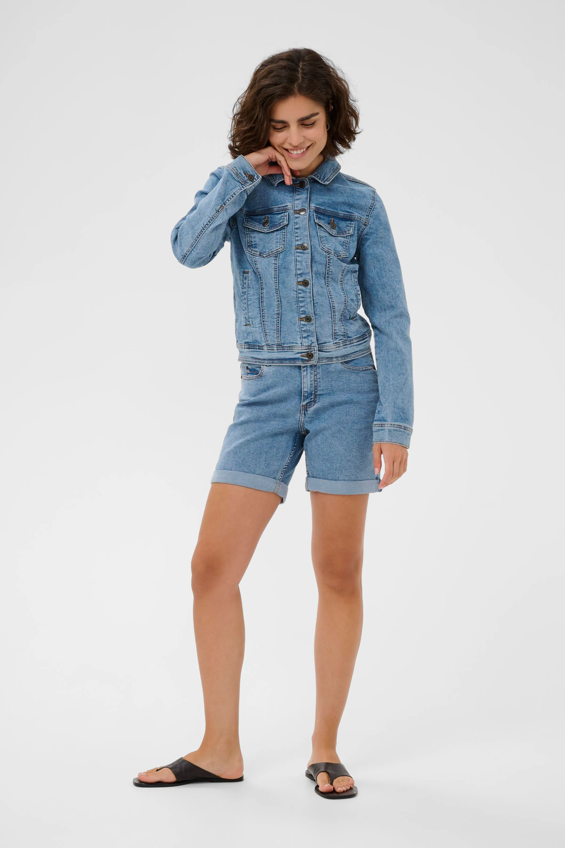 KAvilma Shorts LOOKBOOK FRONT 10511487-103166