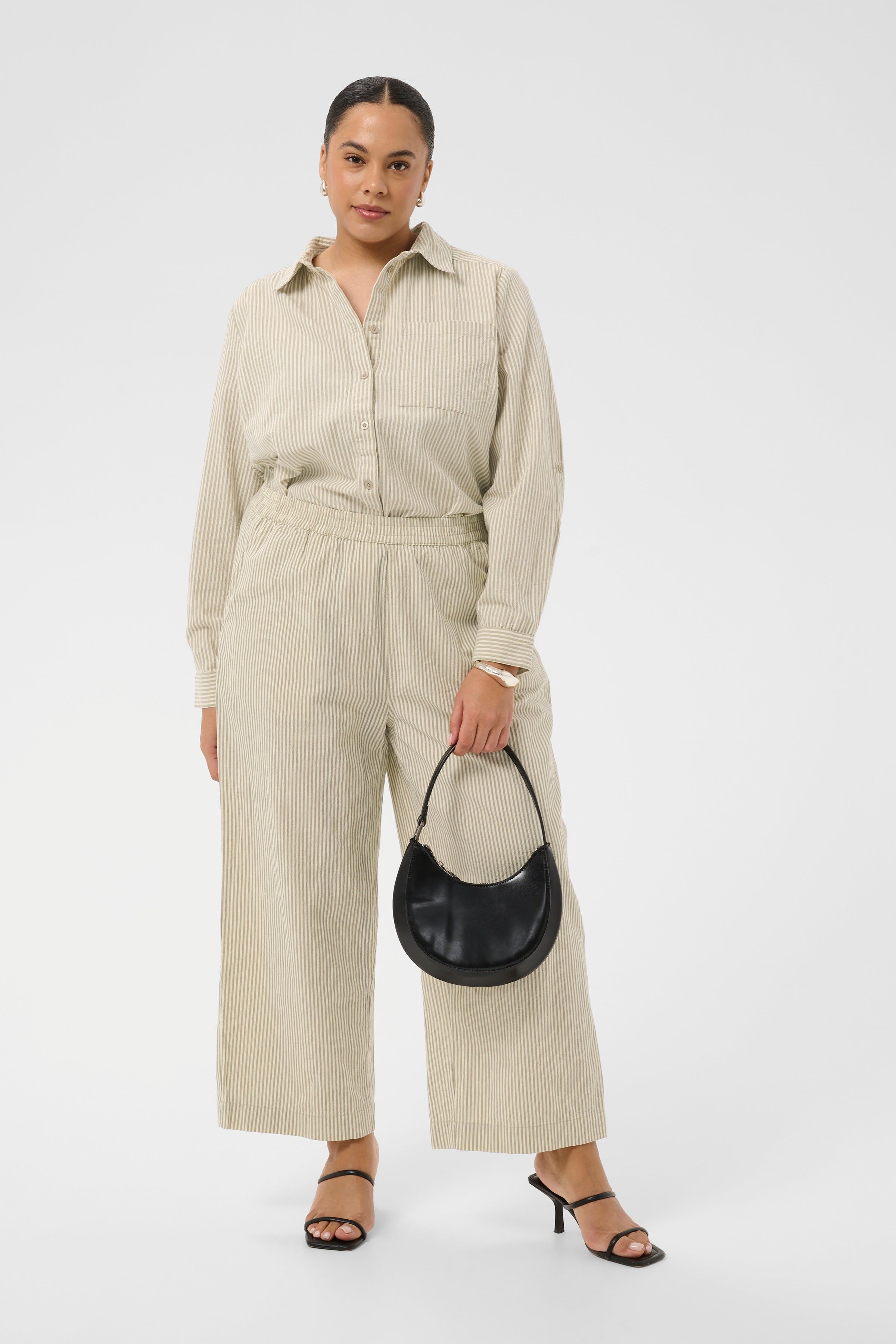 KCnana Byxor LOOKBOOK FRONT 10583312-107706