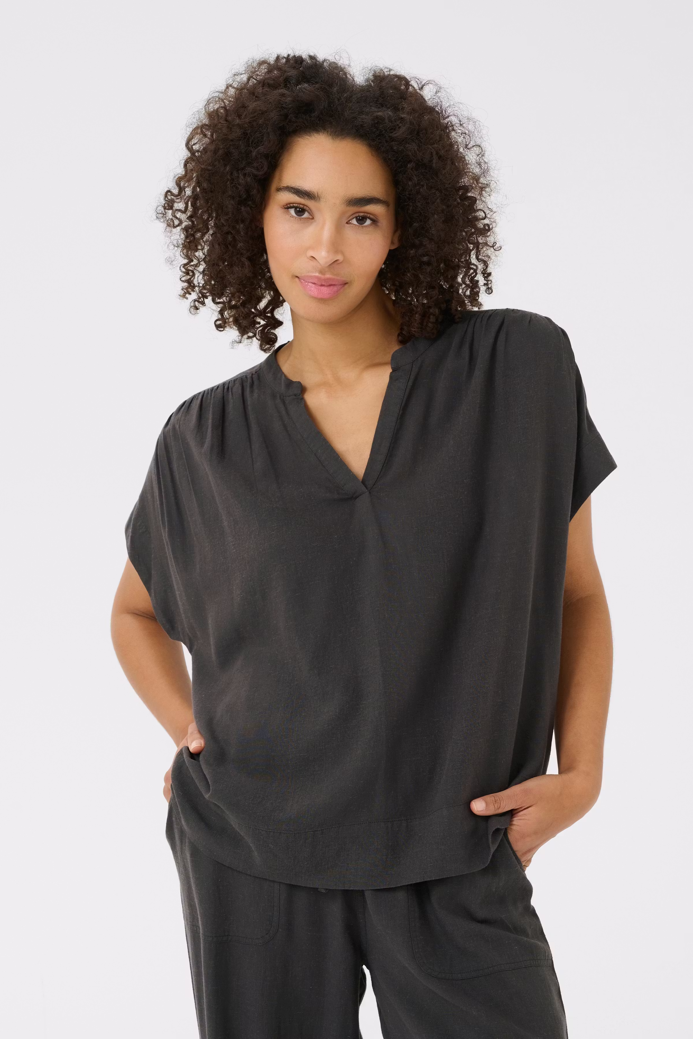 KAmilia Lin Top LOOKBOOK FRONT 10509670-190205