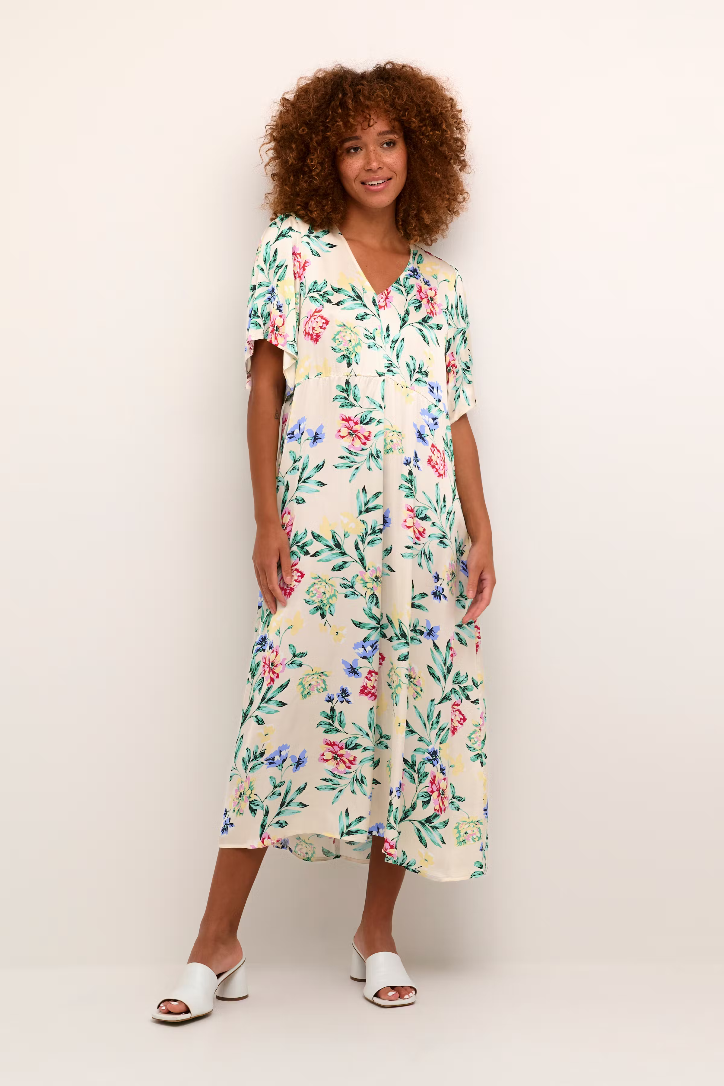CUjulie Kjole med blomster LOOKBOOK FRONT 50110349-105483