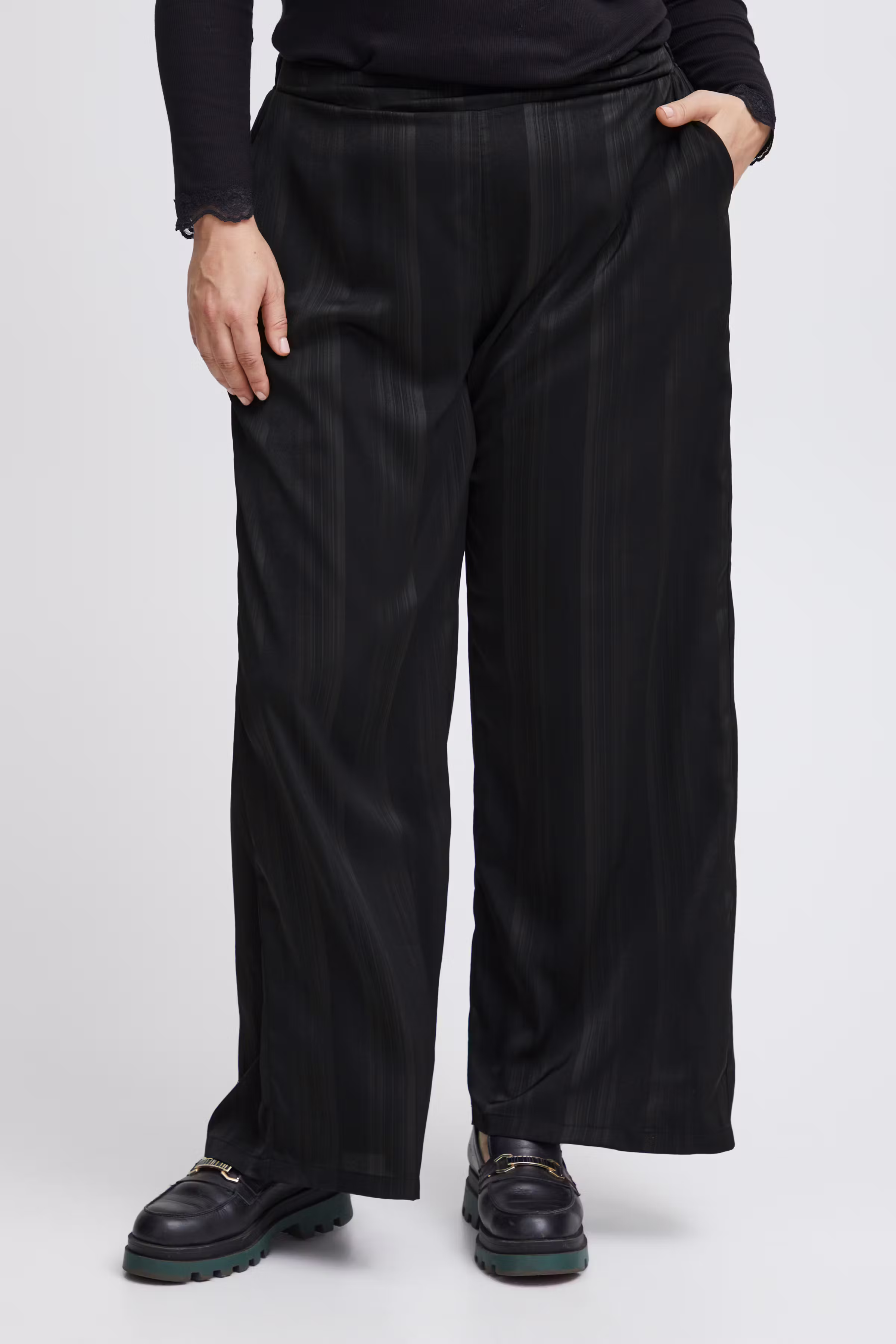 FPYNDA Broek LOOKBOOK FRONT 20613094-200113