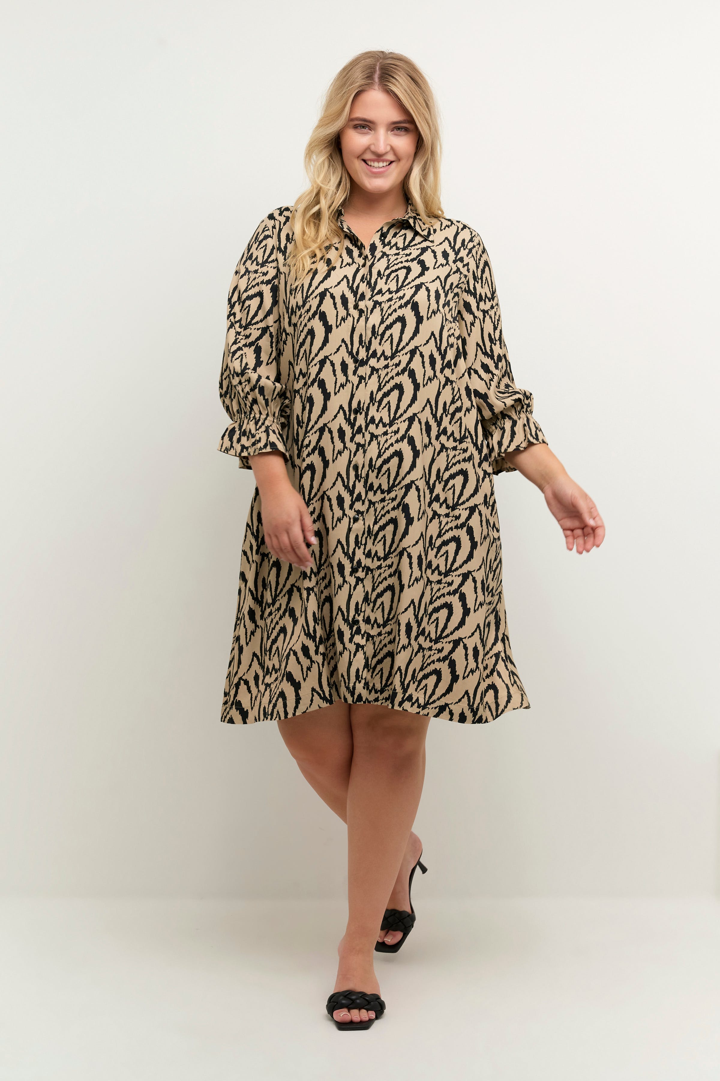 KCcecilie Klänning LOOKBOOK FRONT 10581515-104228