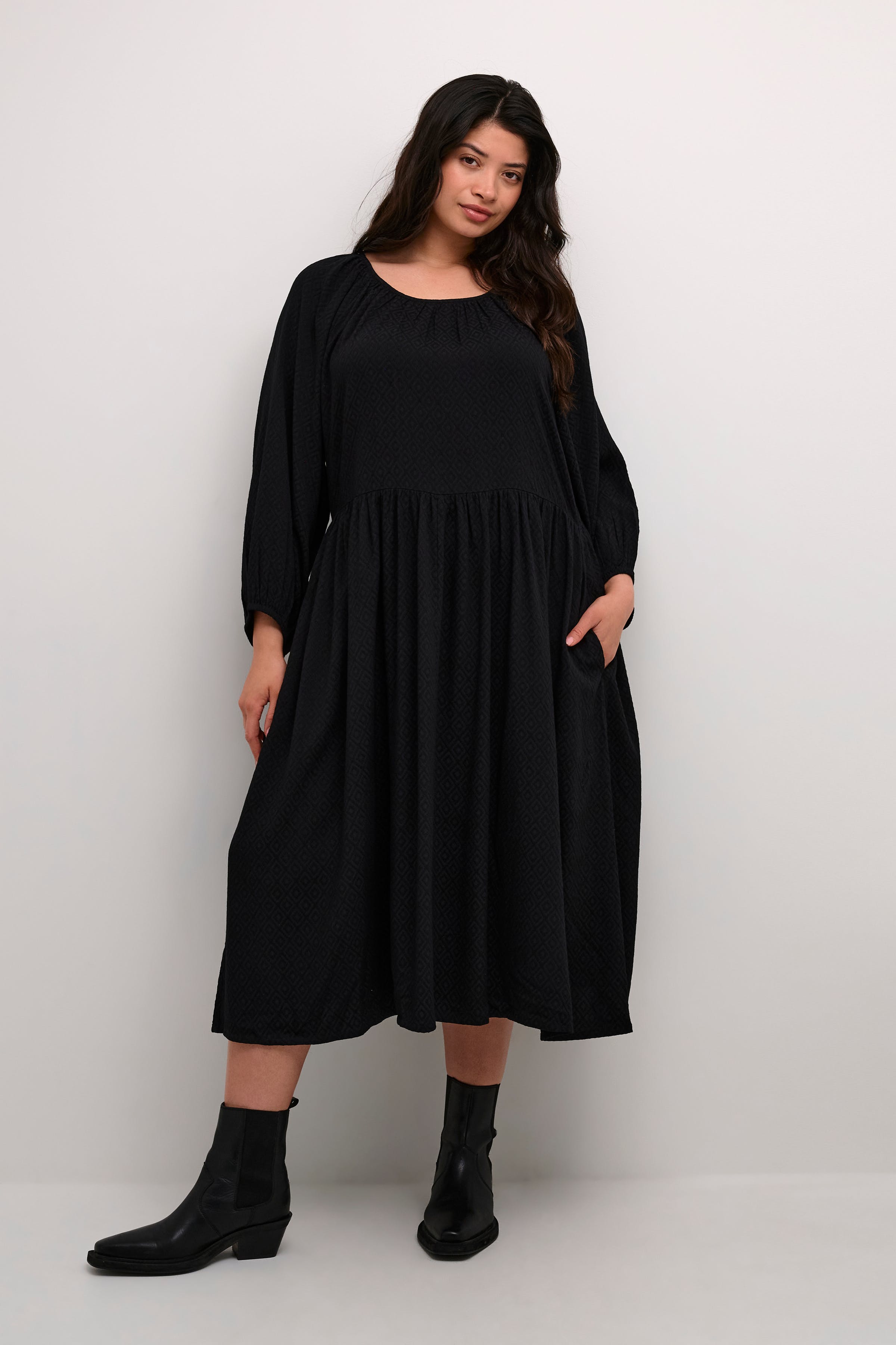 KCcatrina Dress LOOKBOOK FRONT 10582932-100121