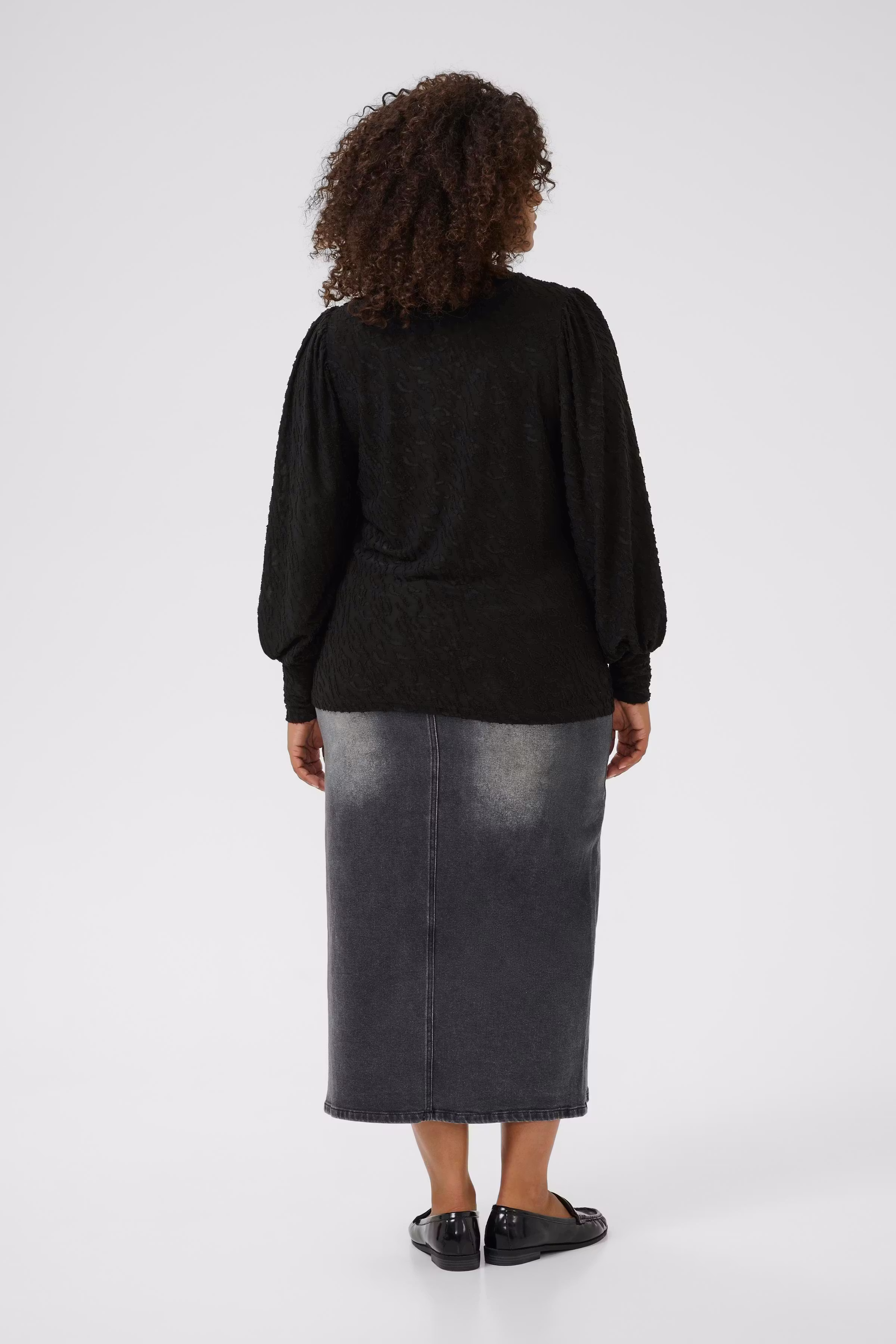 KCzarina Blouse LOOKBOOK BACK 10583687-100121