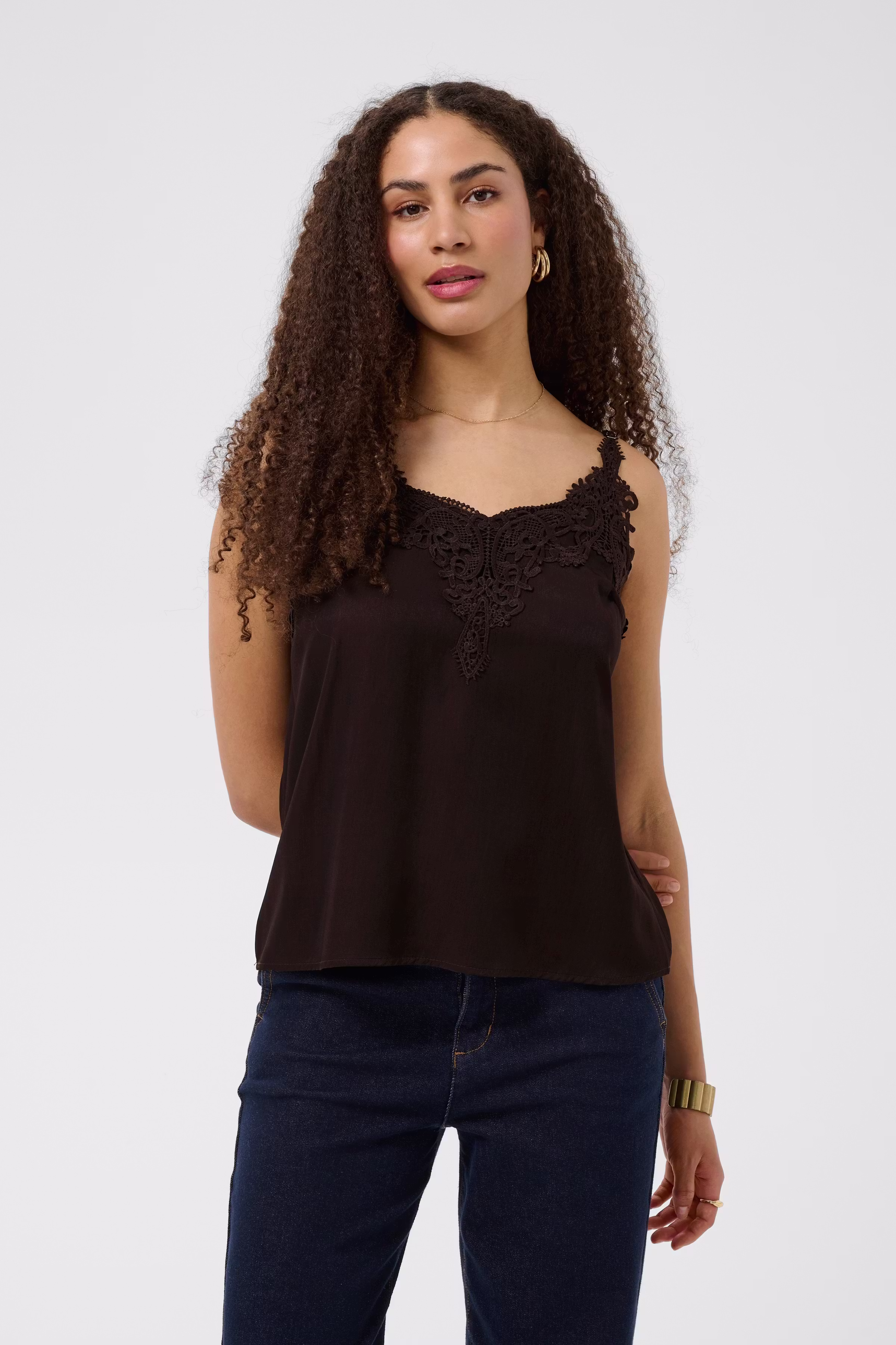 CRAnna Top LOOKBOOK FRONT 10611224-191016
