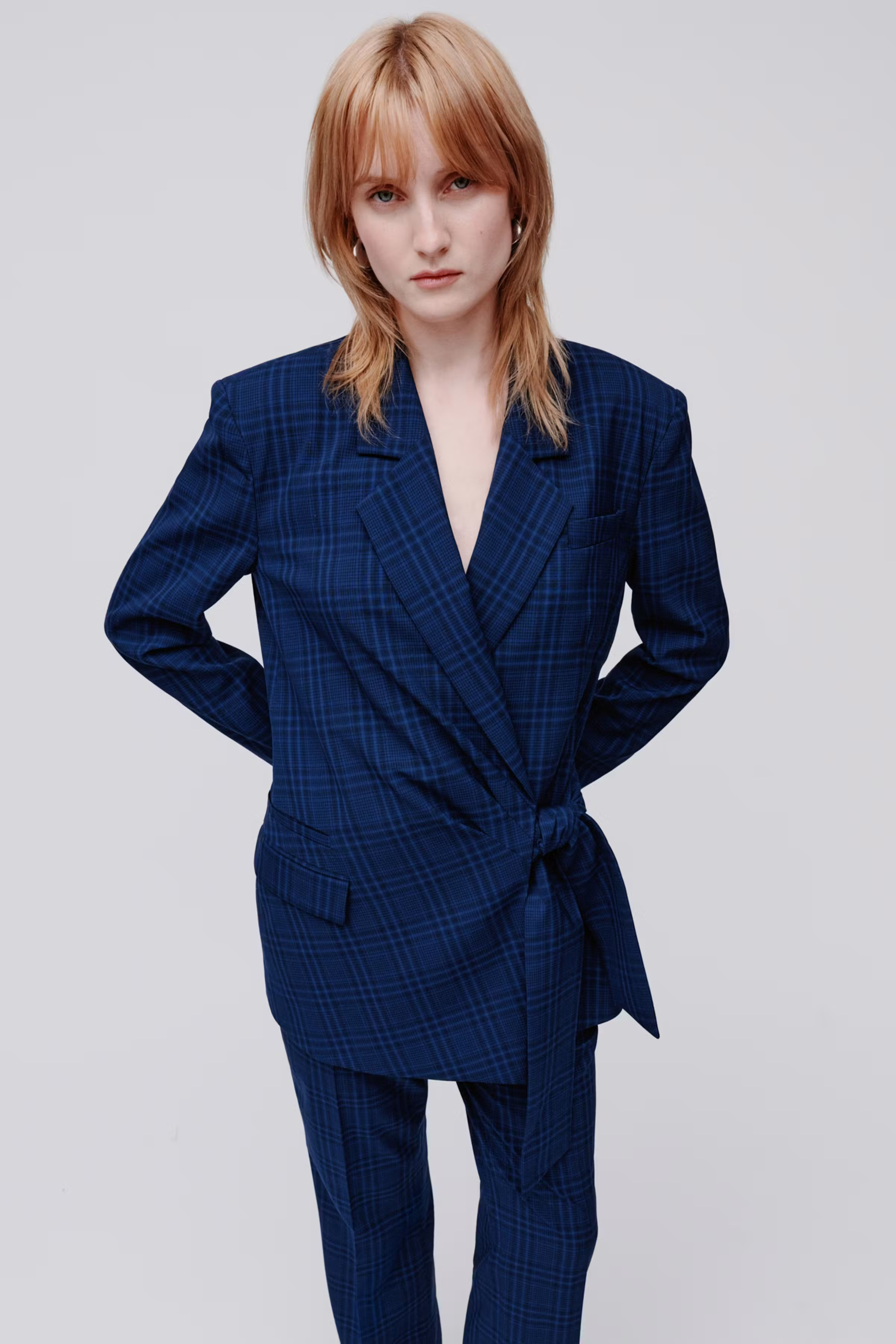 JOELLE Blazer LOOKBOOK FRONT 30600698-MC2157