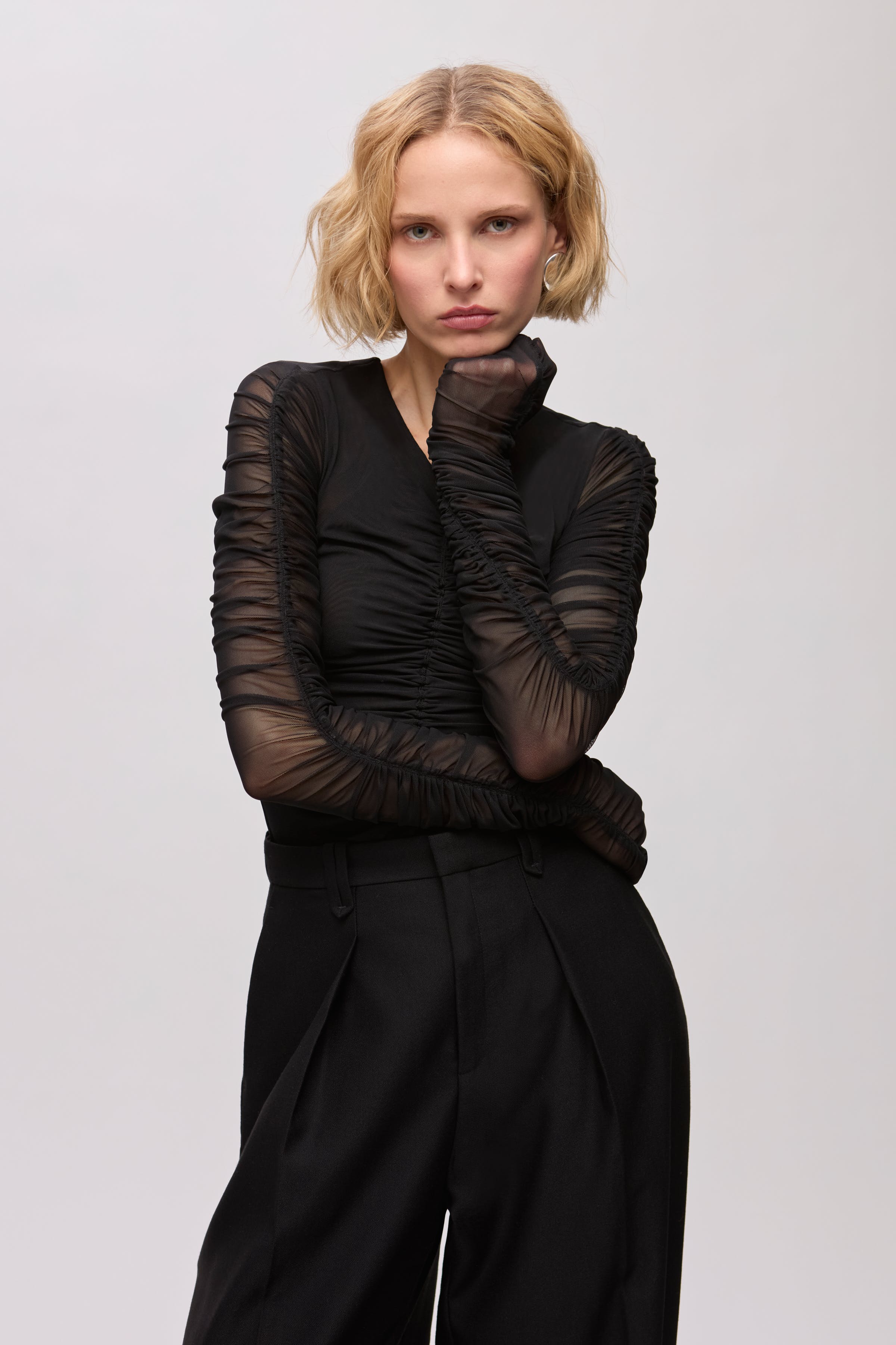 IOFatou Blouse LOOKBOOK FRONT 30600080-BK999