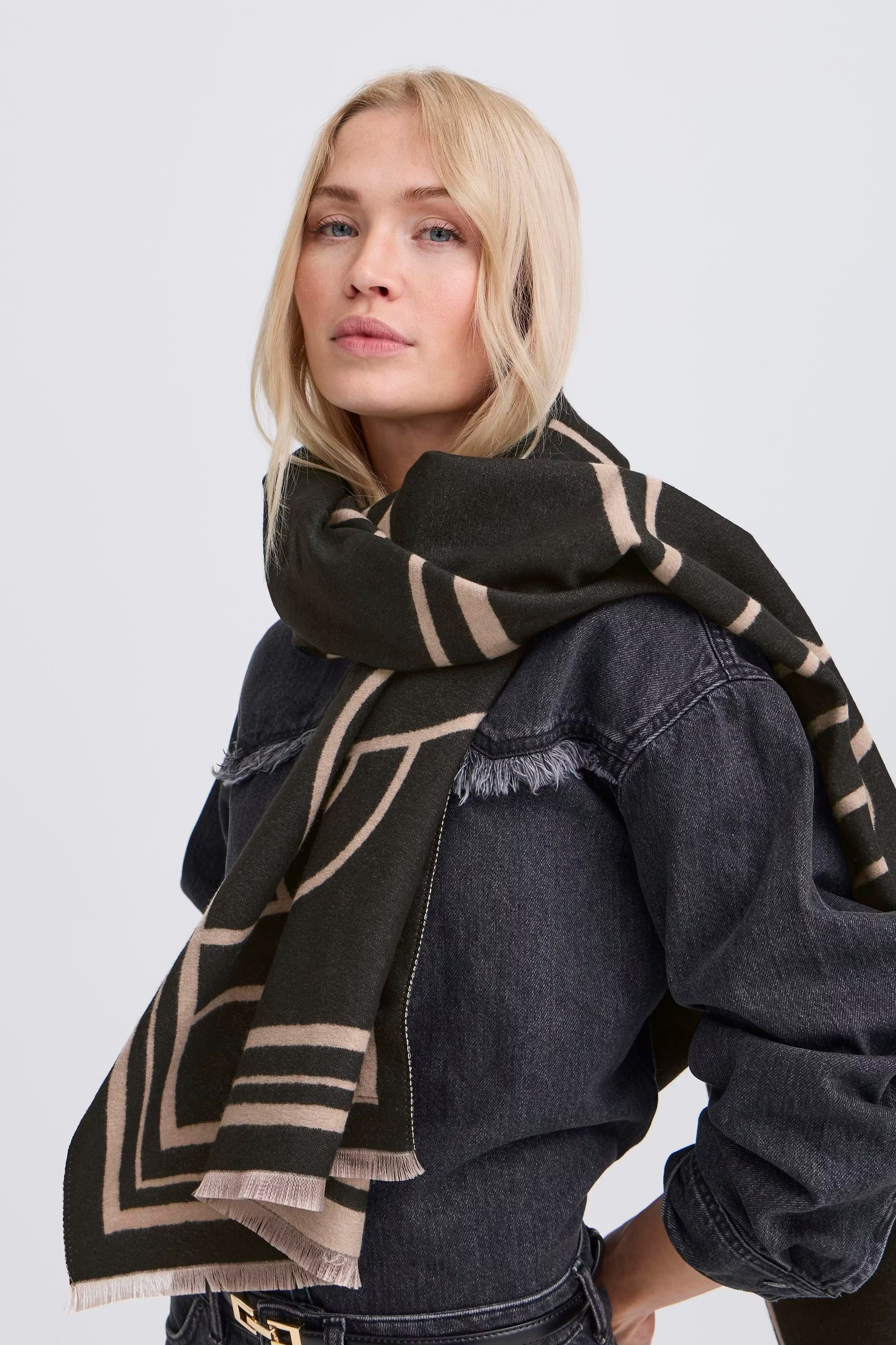 BYVIBI Skjerf LOOKBOOK DETAIL 20818027-900001636