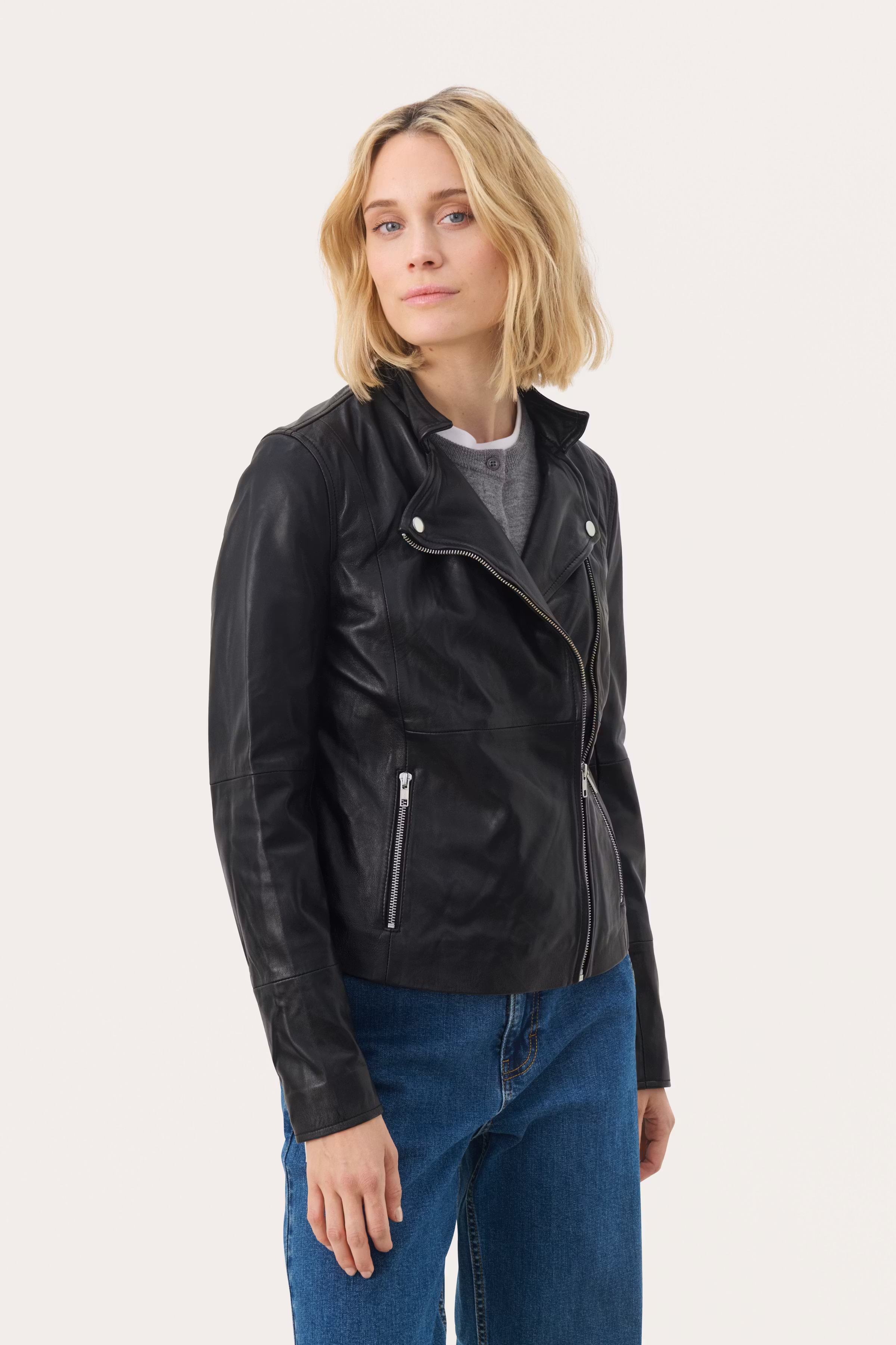 FrancesPW Outerwear LOOKBOOK FRONT 30305718-194008