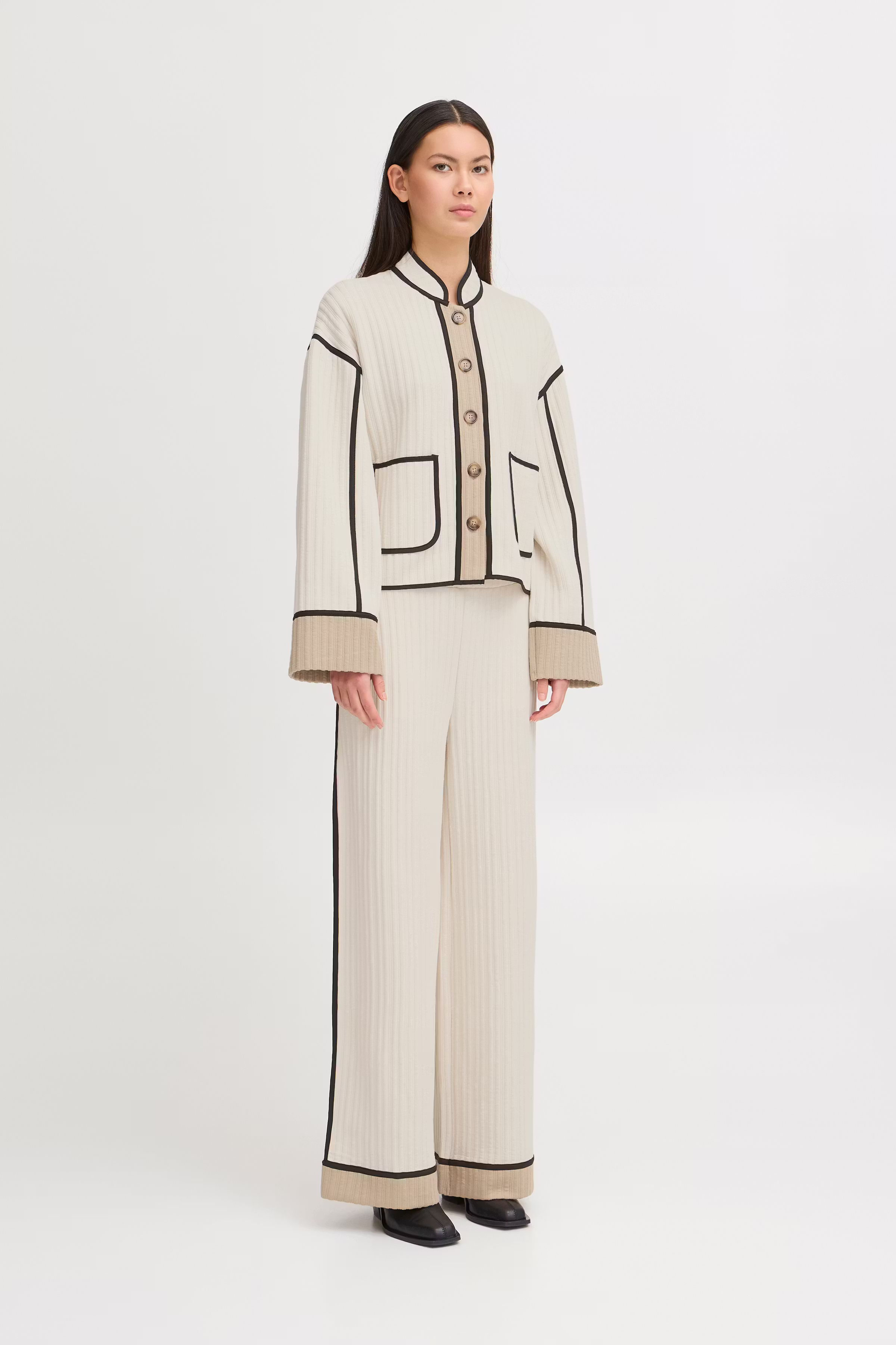 IHKATE Yttertøy LOOKBOOK FRONT 20122547-124301