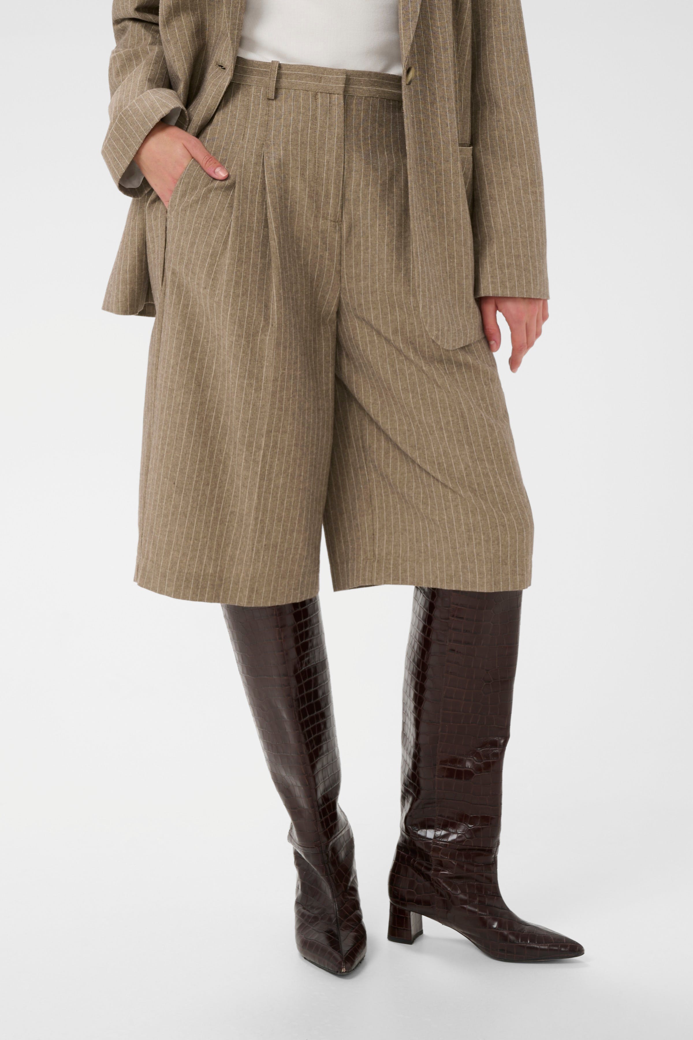 SLGinevra Shorts LOOKBOOK FRONT 30409040-304684