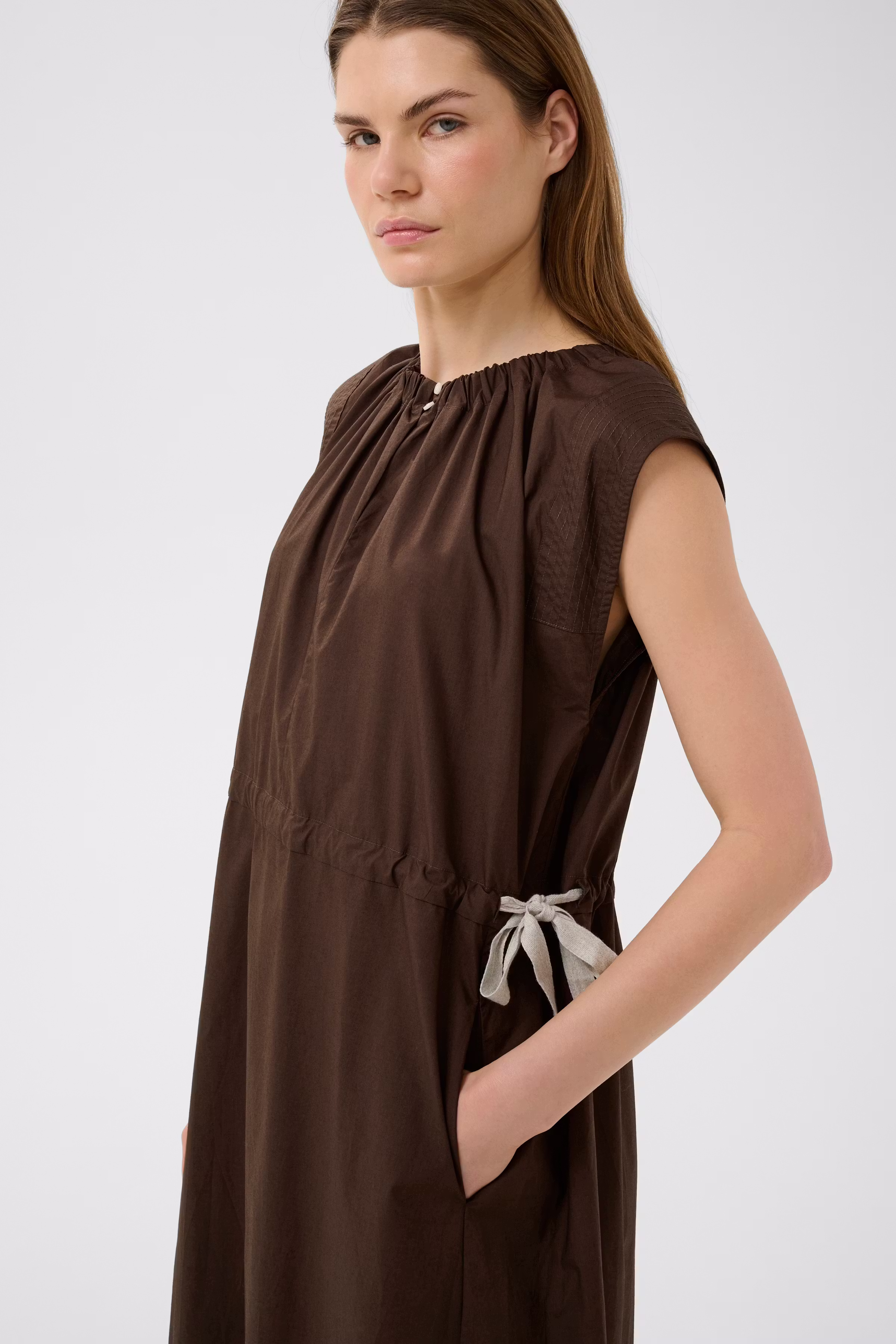 ELLINIW Kleid LOOKBOOK DETAIL 30112531-190915