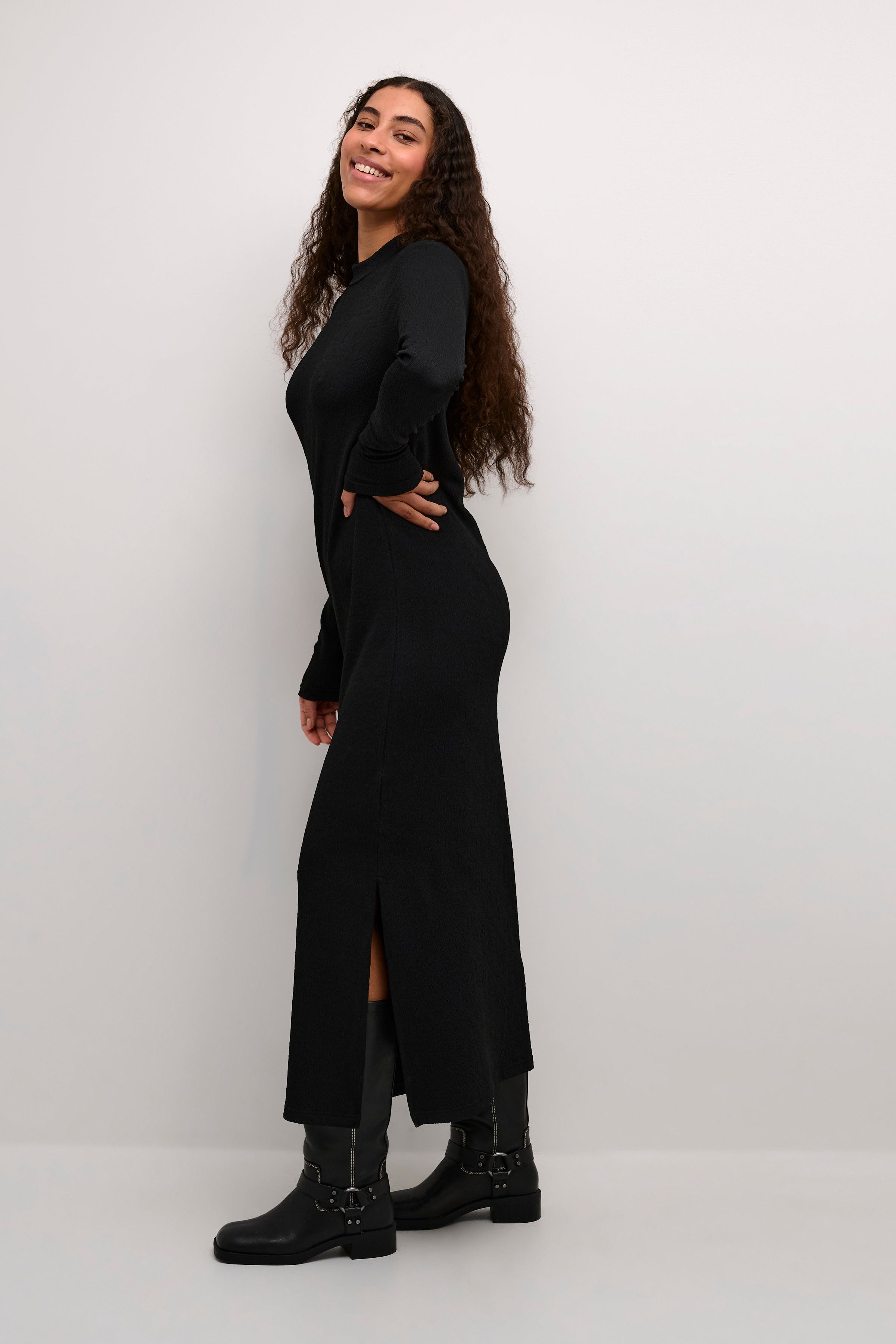 KArobin Klänning LOOKBOOK FRONT 10509014-106480