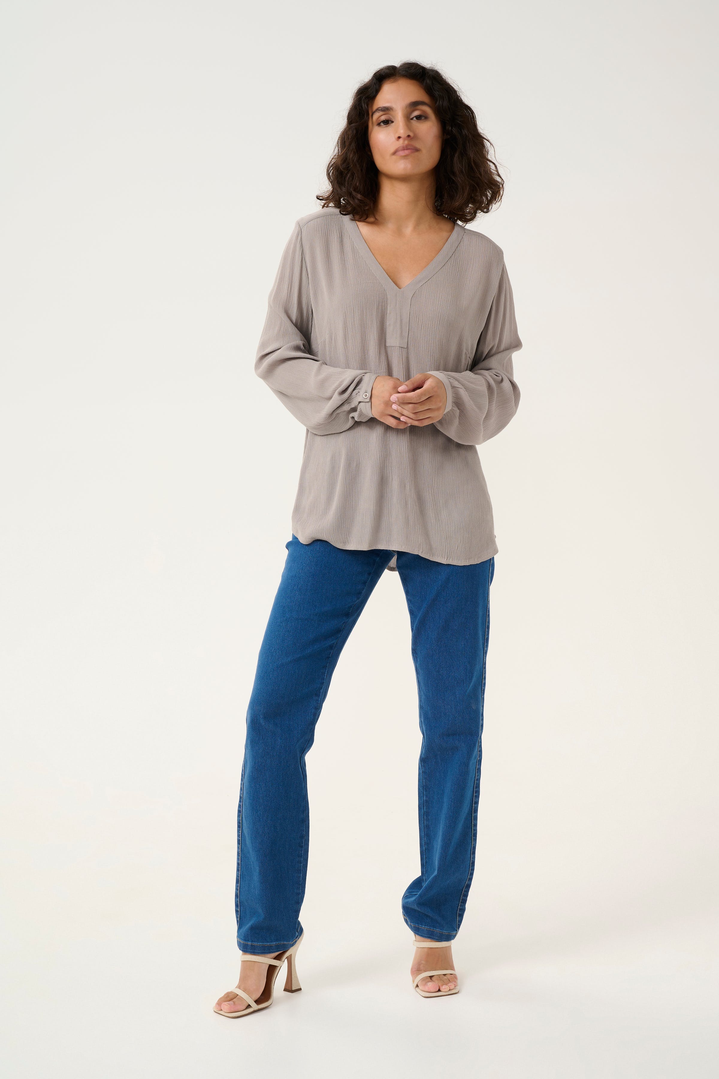 KAamber Blouse LOOKBOOK FRONT 501032-170205