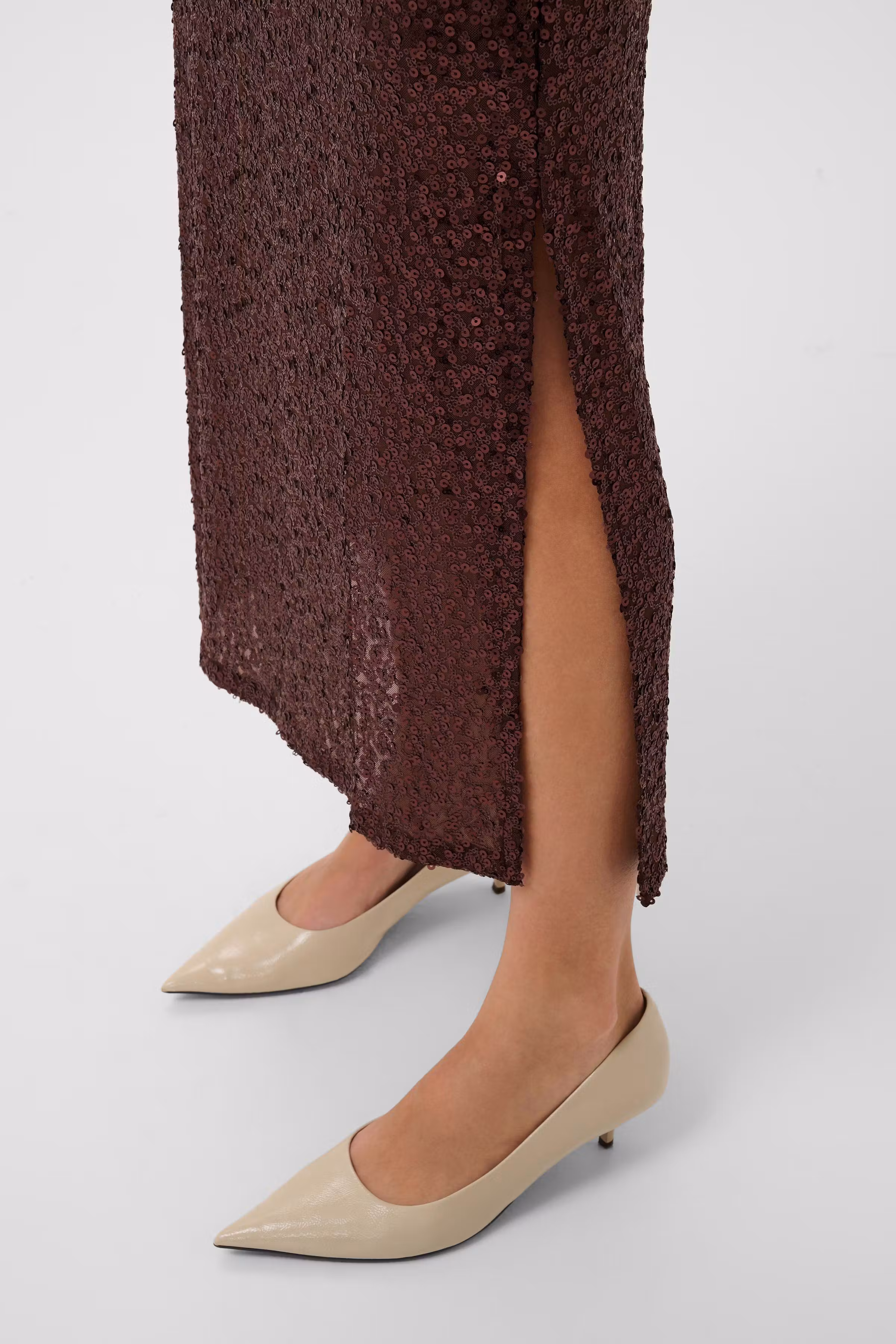 CUNYNNA Sequin skirt
 LOOKBOOK DETAIL 50114029-190915