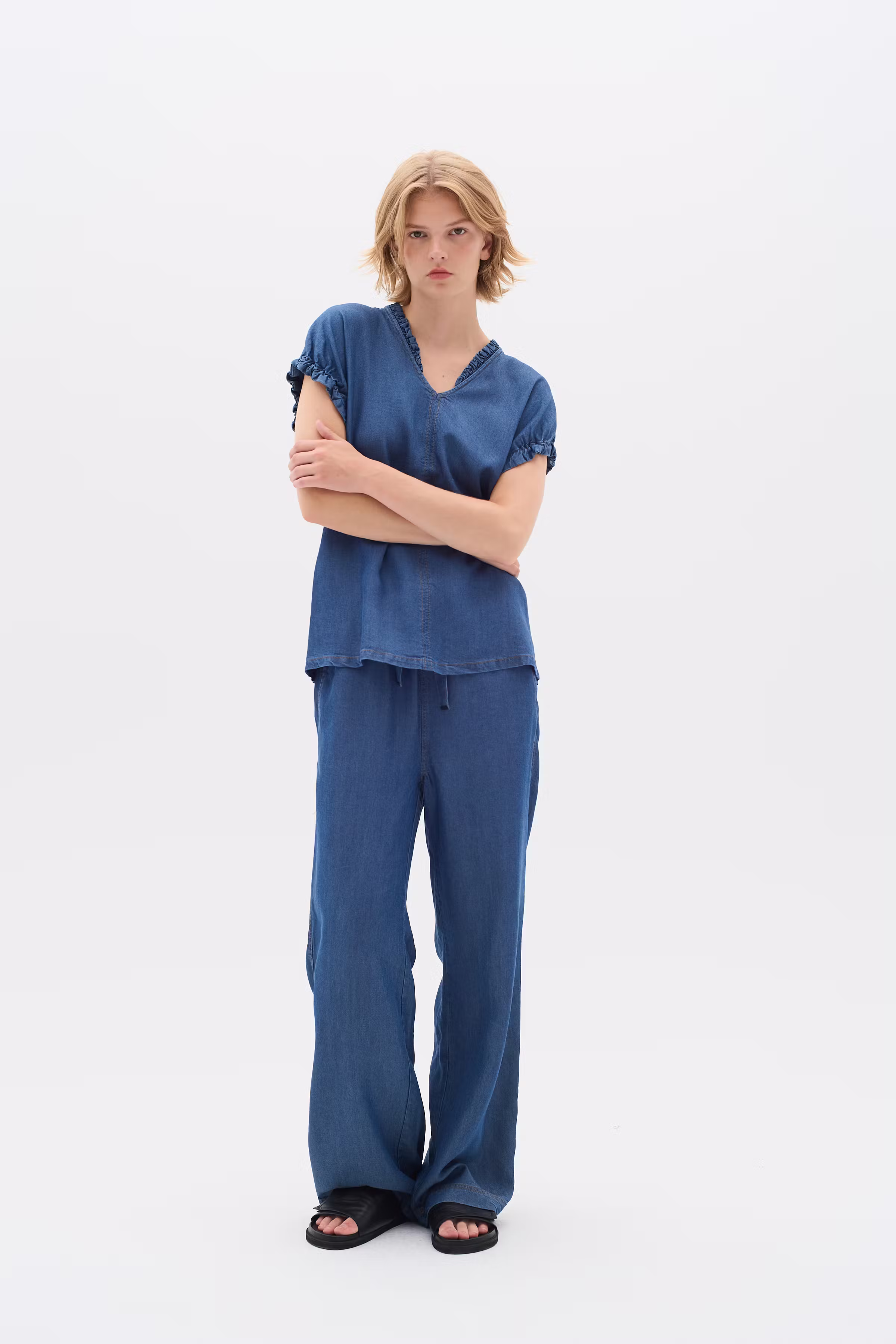RachelIW Top LOOKBOOK FRONT 30110313-301979