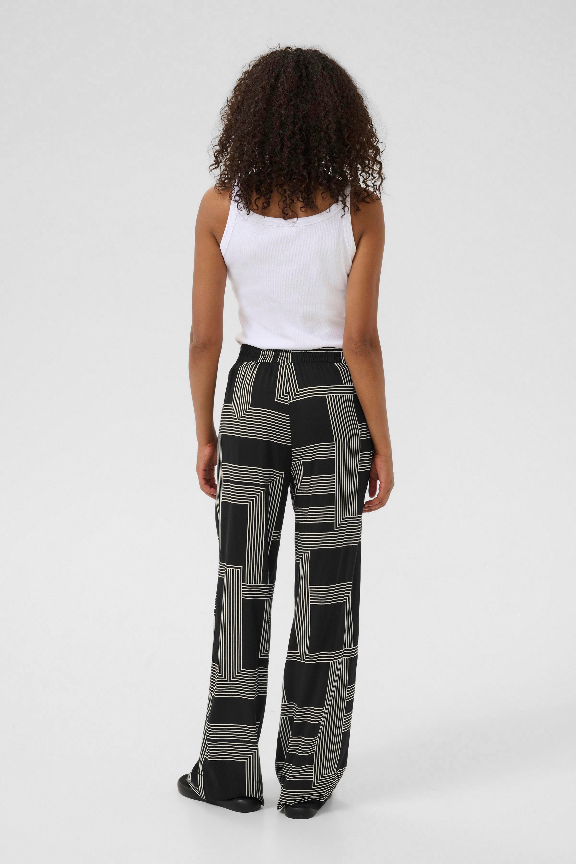 KAdonny Trousers LOOKBOOK BACK 10510104-107704