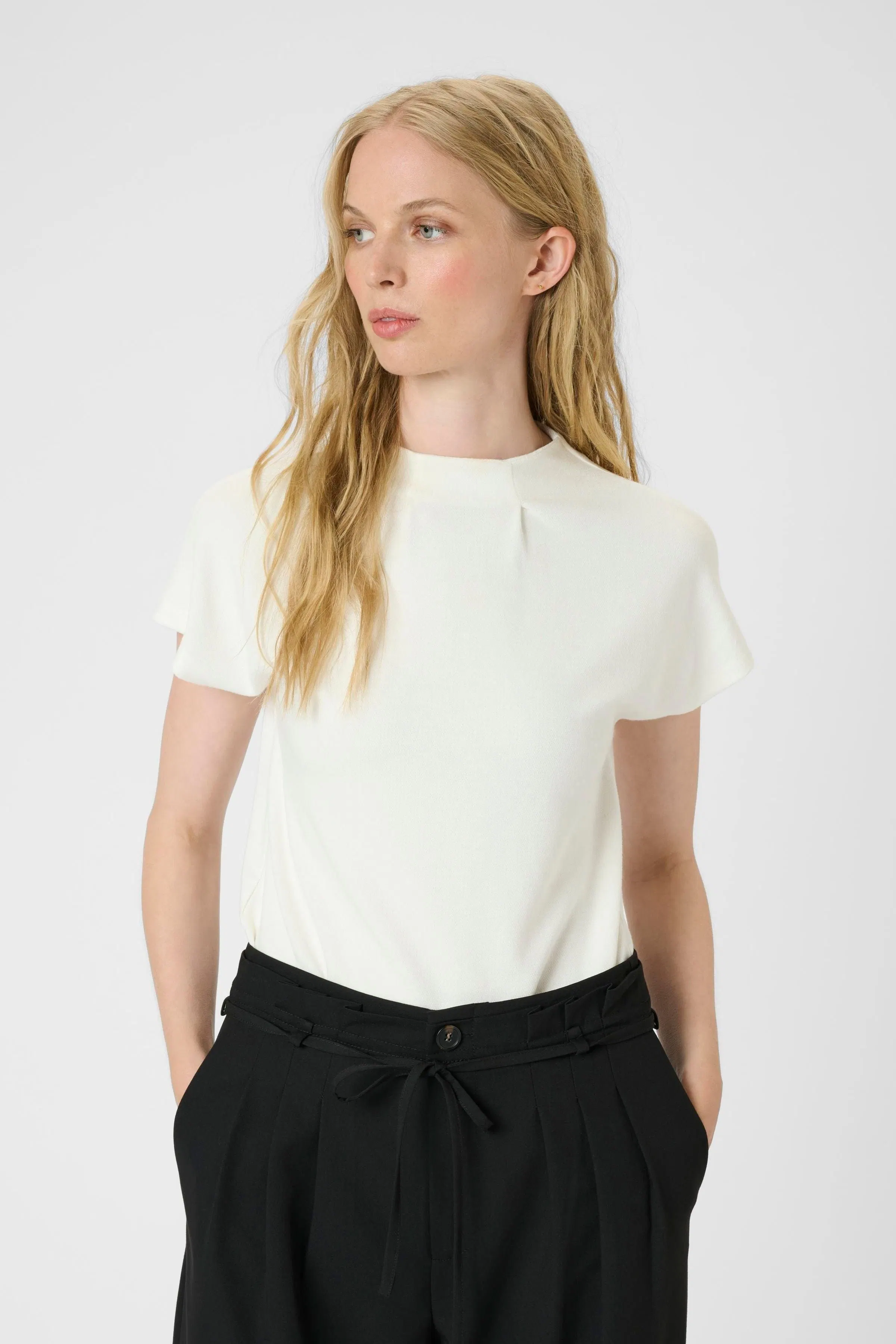 Dandy T-shirt LOOKBOOK FRONT 10102010-110103
