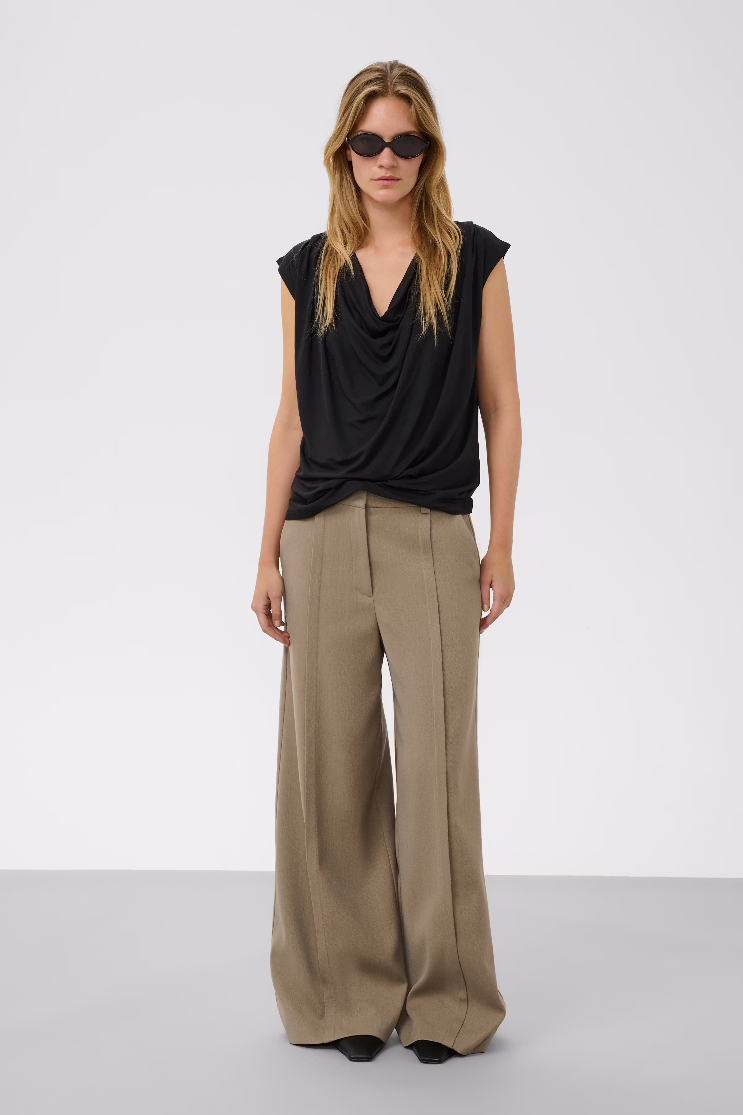 SLHanadi Top LOOKBOOK FRONT 30409232-194008