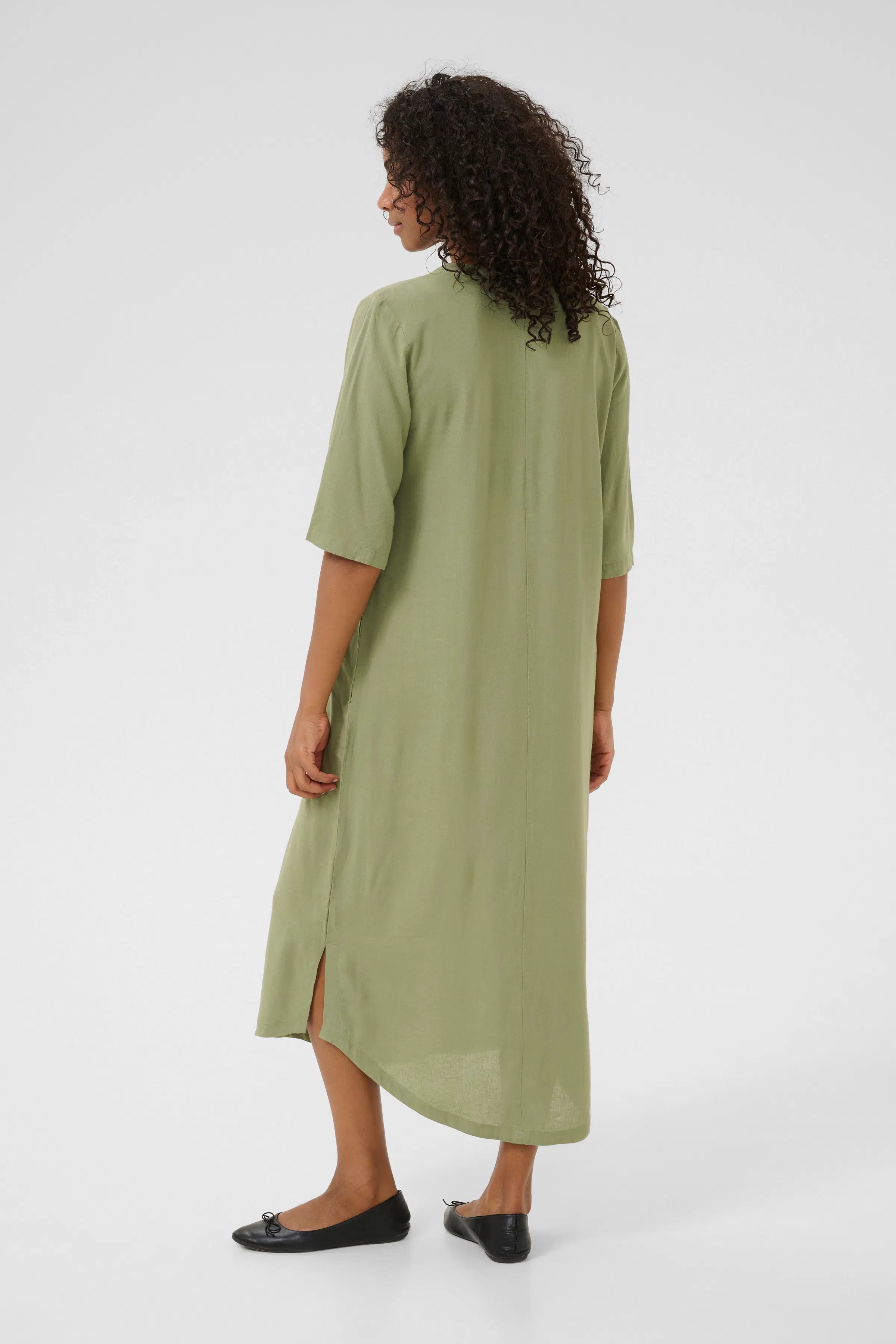 KAmilia Lin kjole LOOKBOOK BACK 10508312-170115