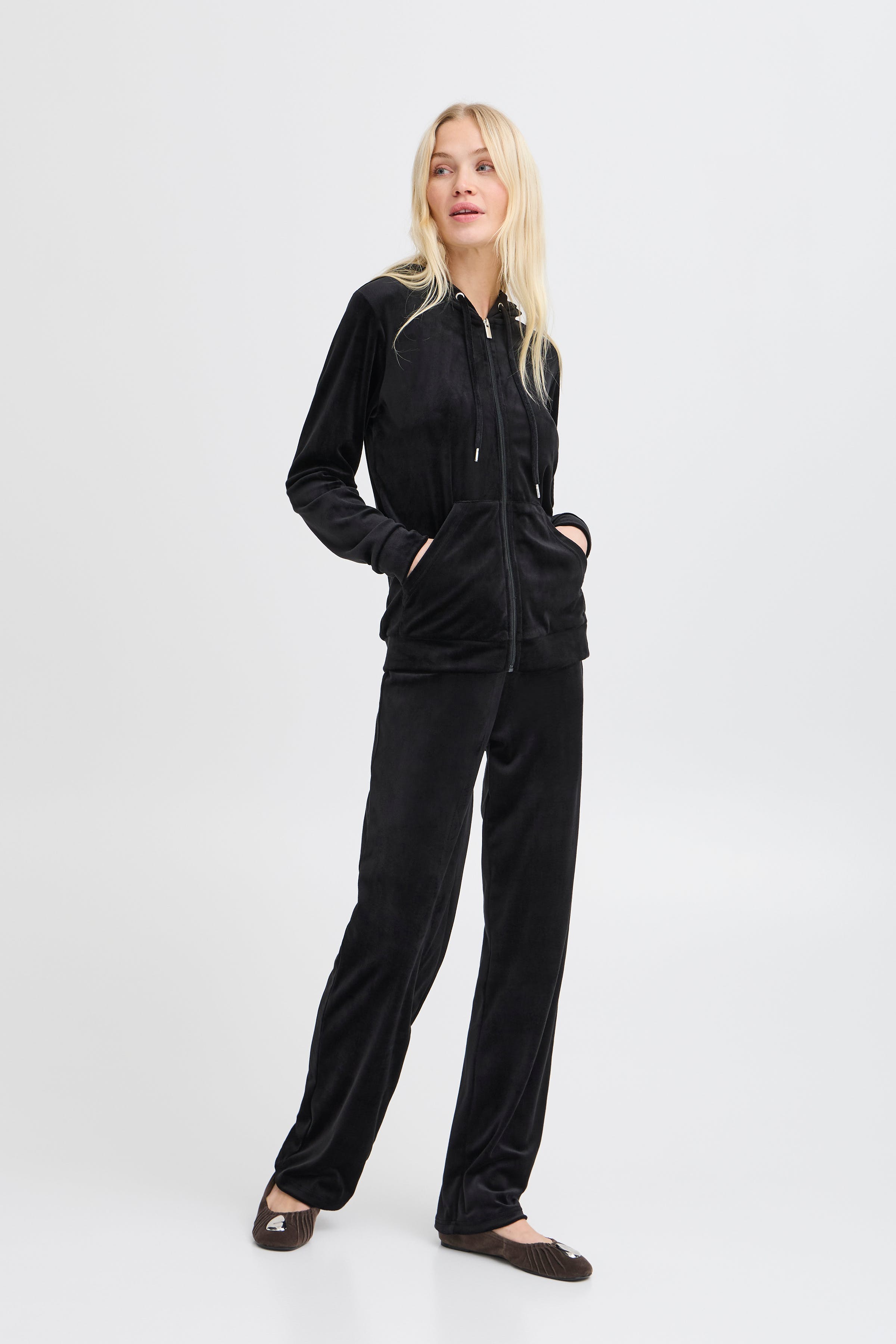 MitzaBY Velour sett LOOKBOOK FRONT 20810786-200451
