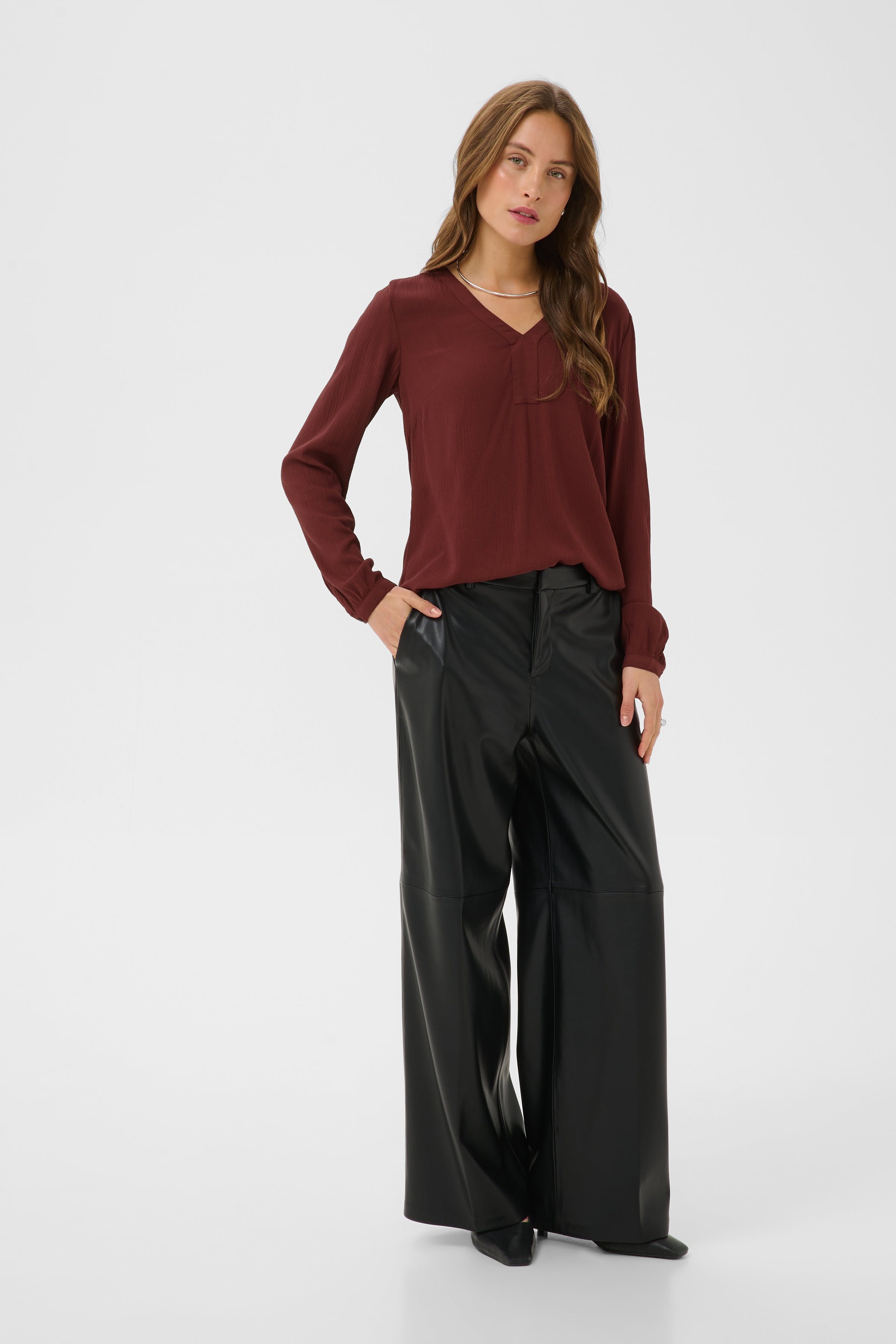 KAamber Blouse LOOKBOOK FRONT 501032-191525