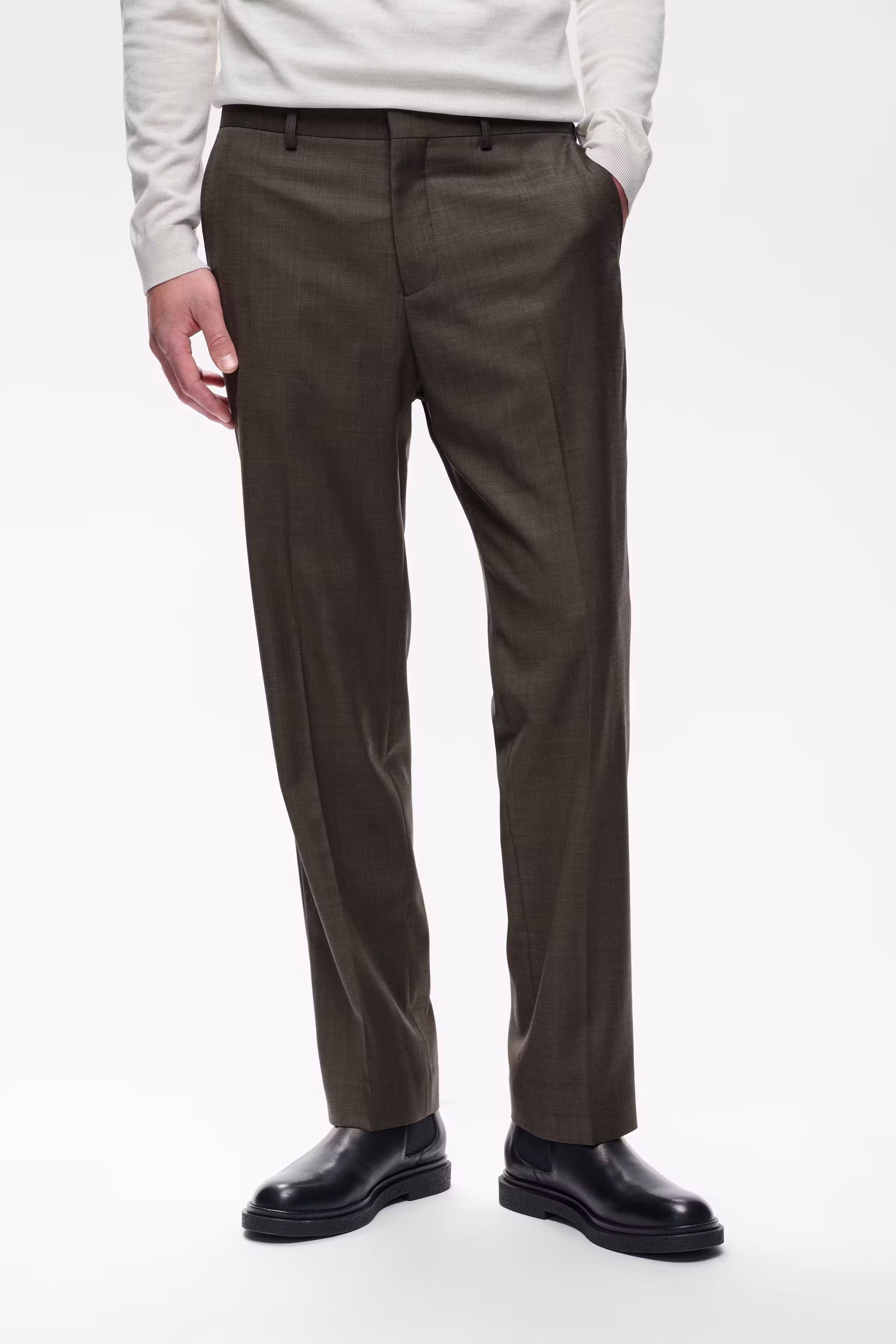 MAwesley Bukser LOOKBOOK FRONT 30209291-190812