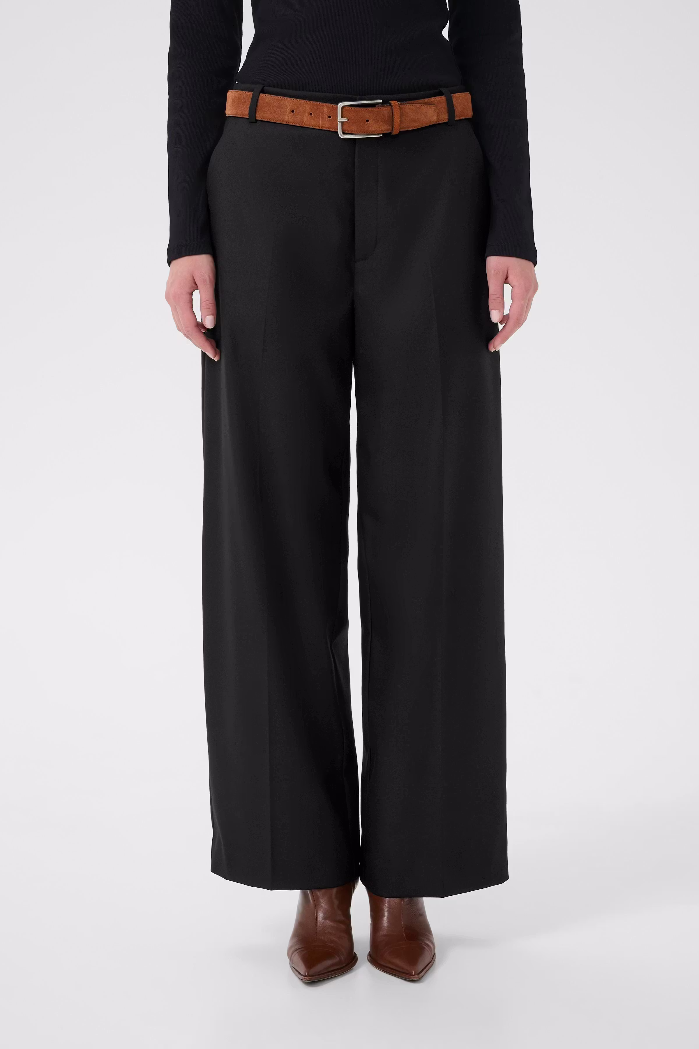 GZpaula Trousers LOOKBOOK FRONT 10910915-100017