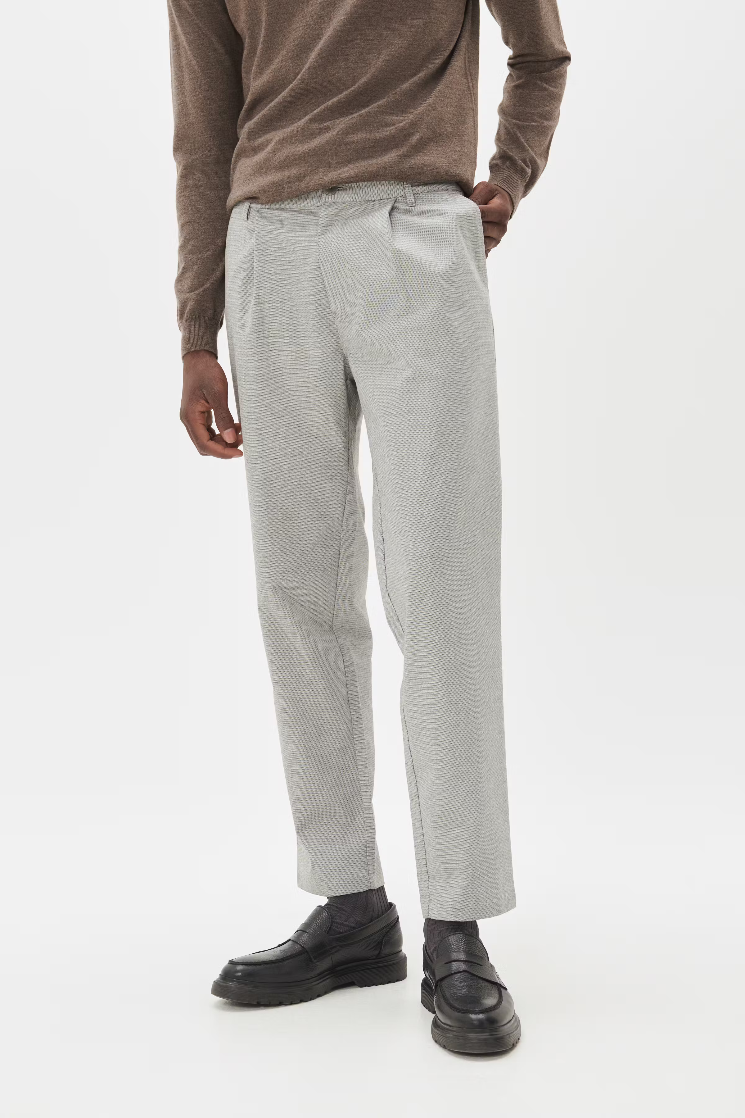 MAkian Bukser LOOKBOOK FRONT 30207662-300272