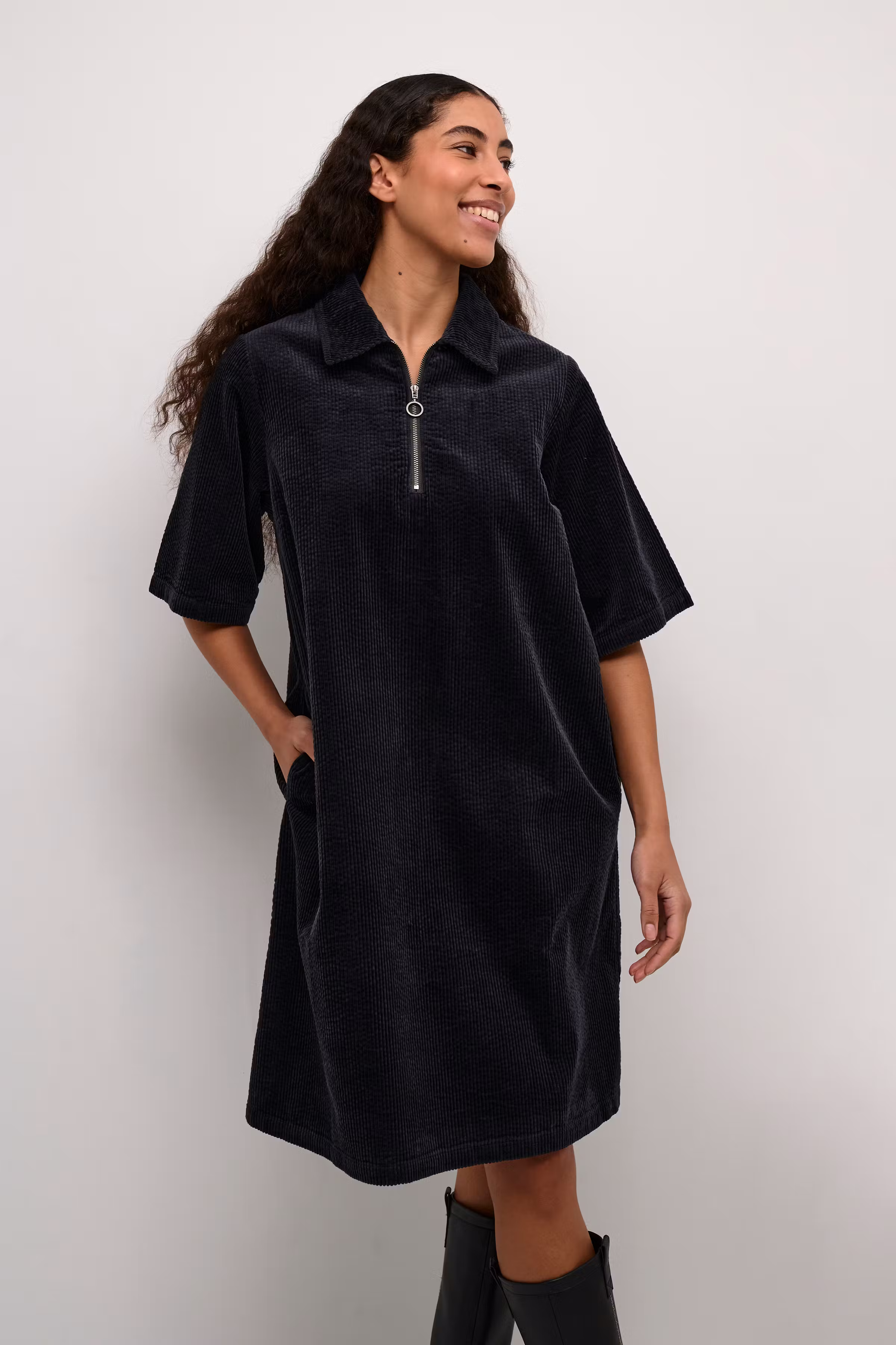 CUklay Corduroy Dress LOOKBOOK FRONT 50111041-194205