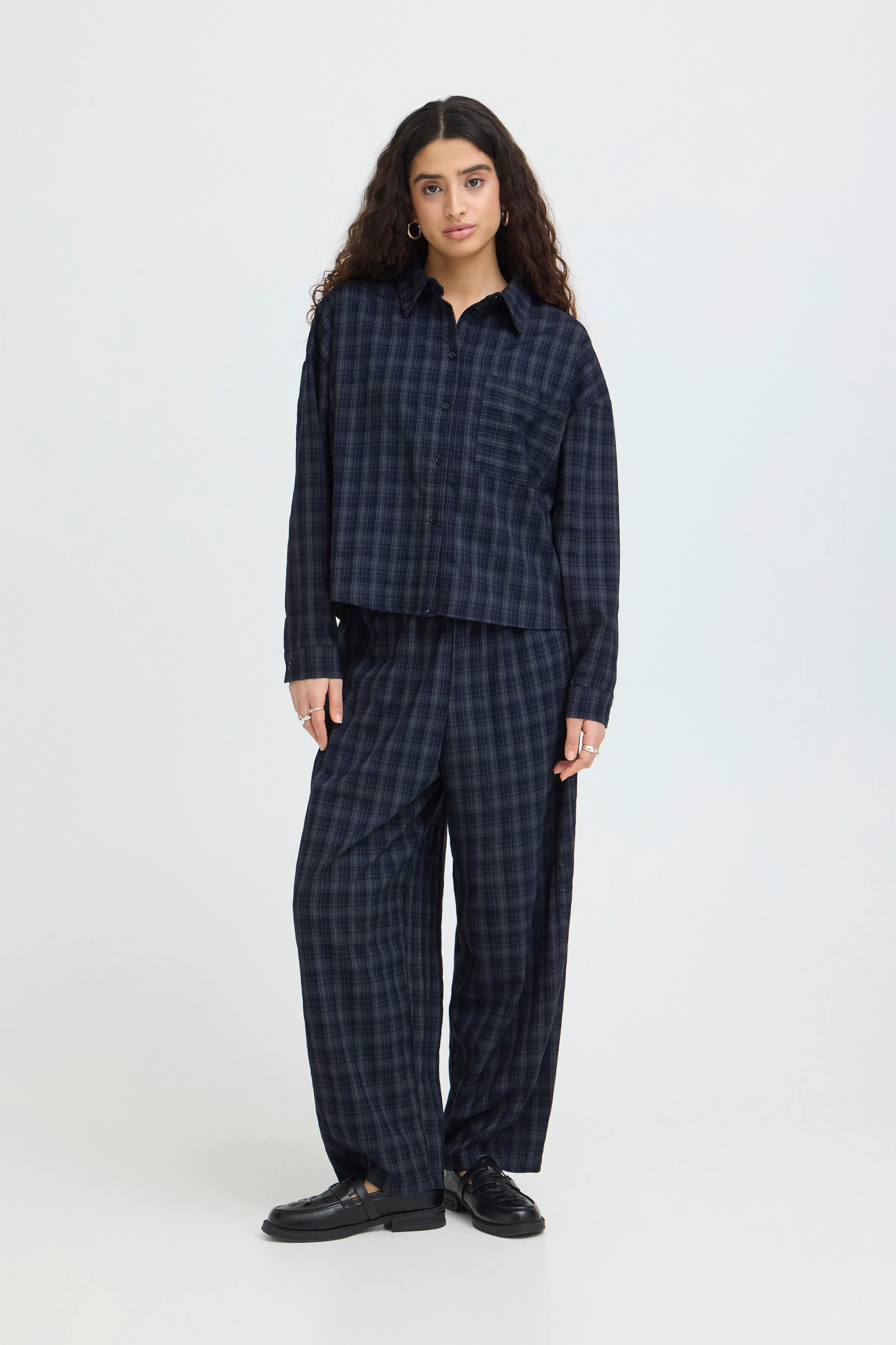 IXTRINE shirt LOOKBOOK FRONT 20123489-205802
